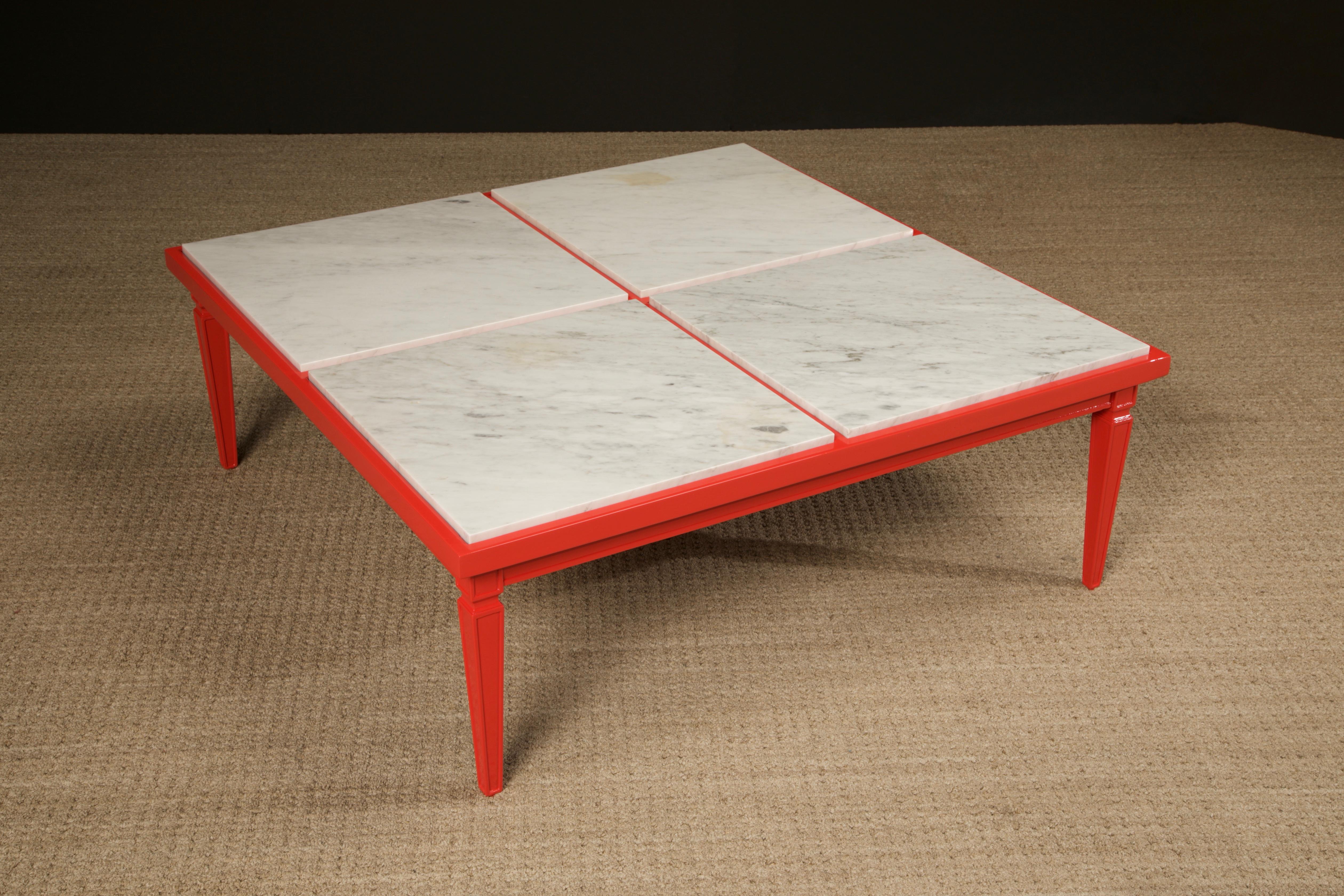 Restaurierter Couchtisch aus Carrara-Marmor von Maison Jansen, ca. 1940er Jahre, signiert im Zustand „Gut“ im Angebot in Los Angeles, CA