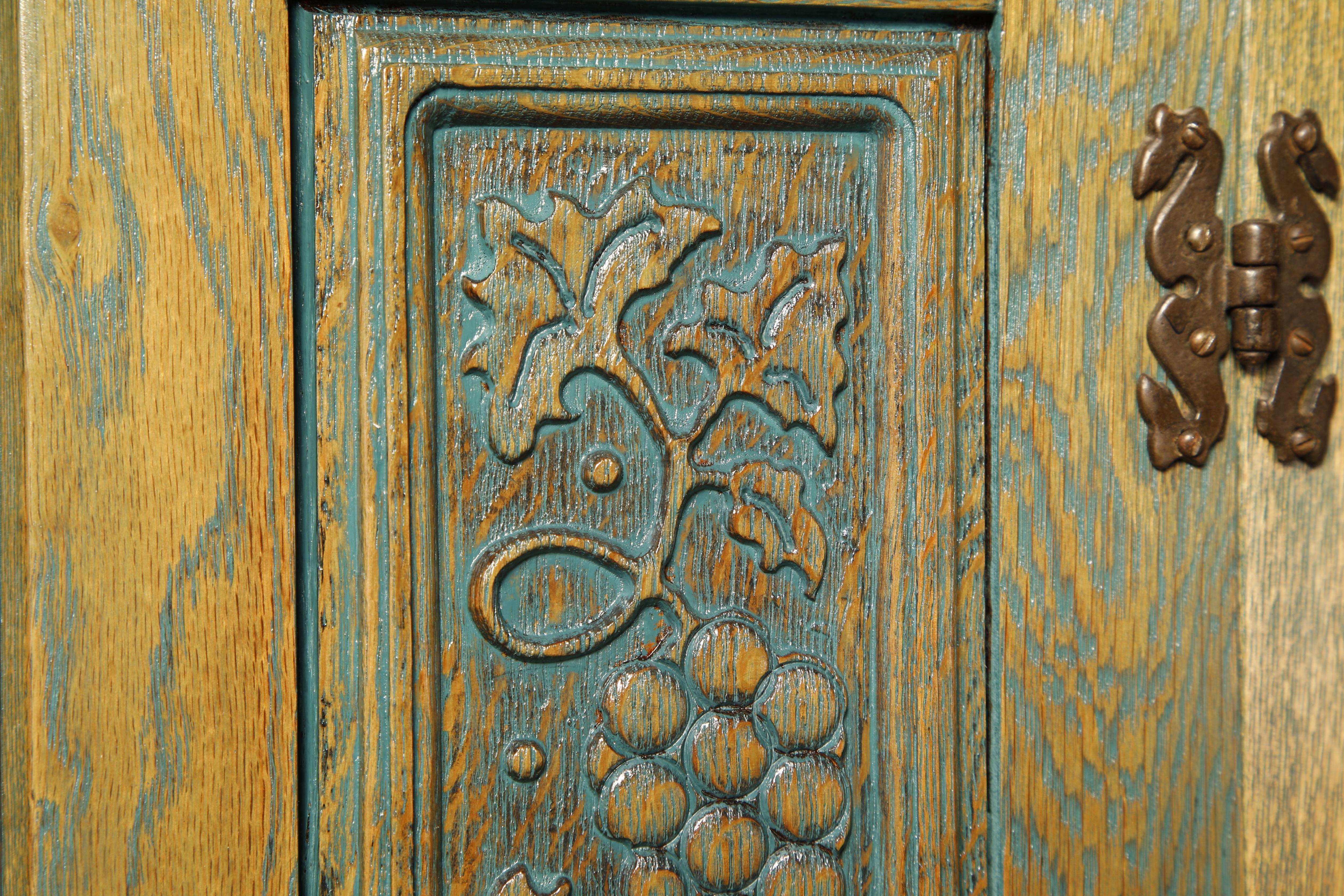 Armario de roble cerámico restaurado y envejecido de Maple & Co Londres, firmado 11
