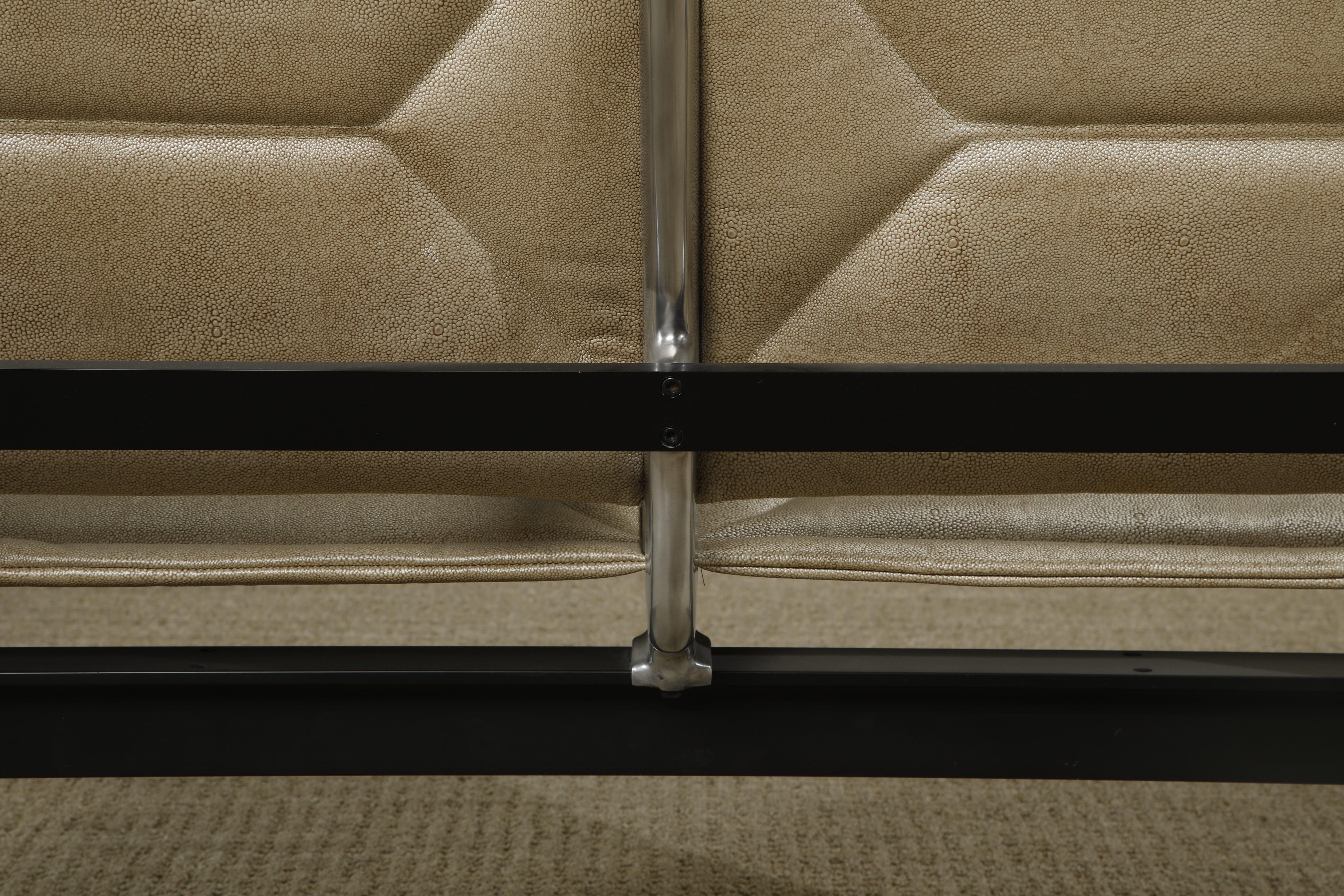 Sistema restaurado de asientos en tándem Charles Eames para Herman Miller con piel Edelman en venta 11