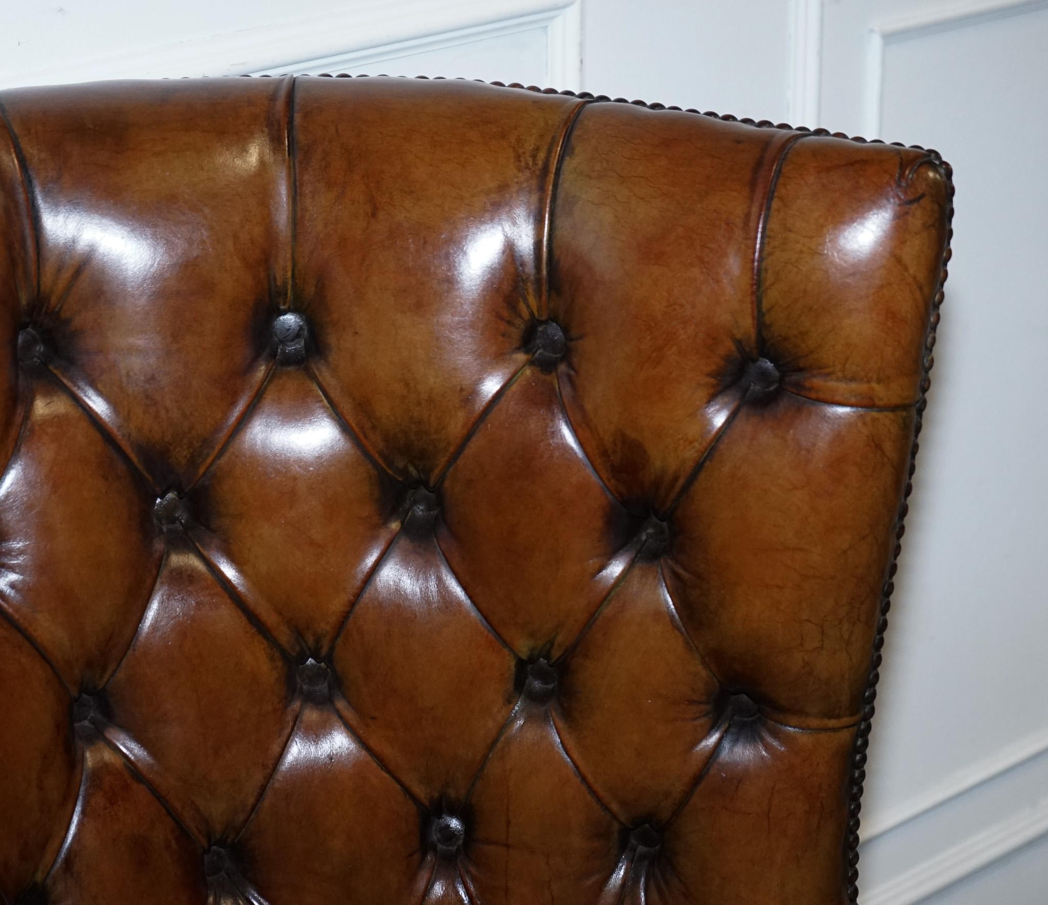 RESTORED CHESTERFIELD HANDGEFÄRBTES LEINER PORTERS WINGBACK ARMCHAiR im Angebot 10