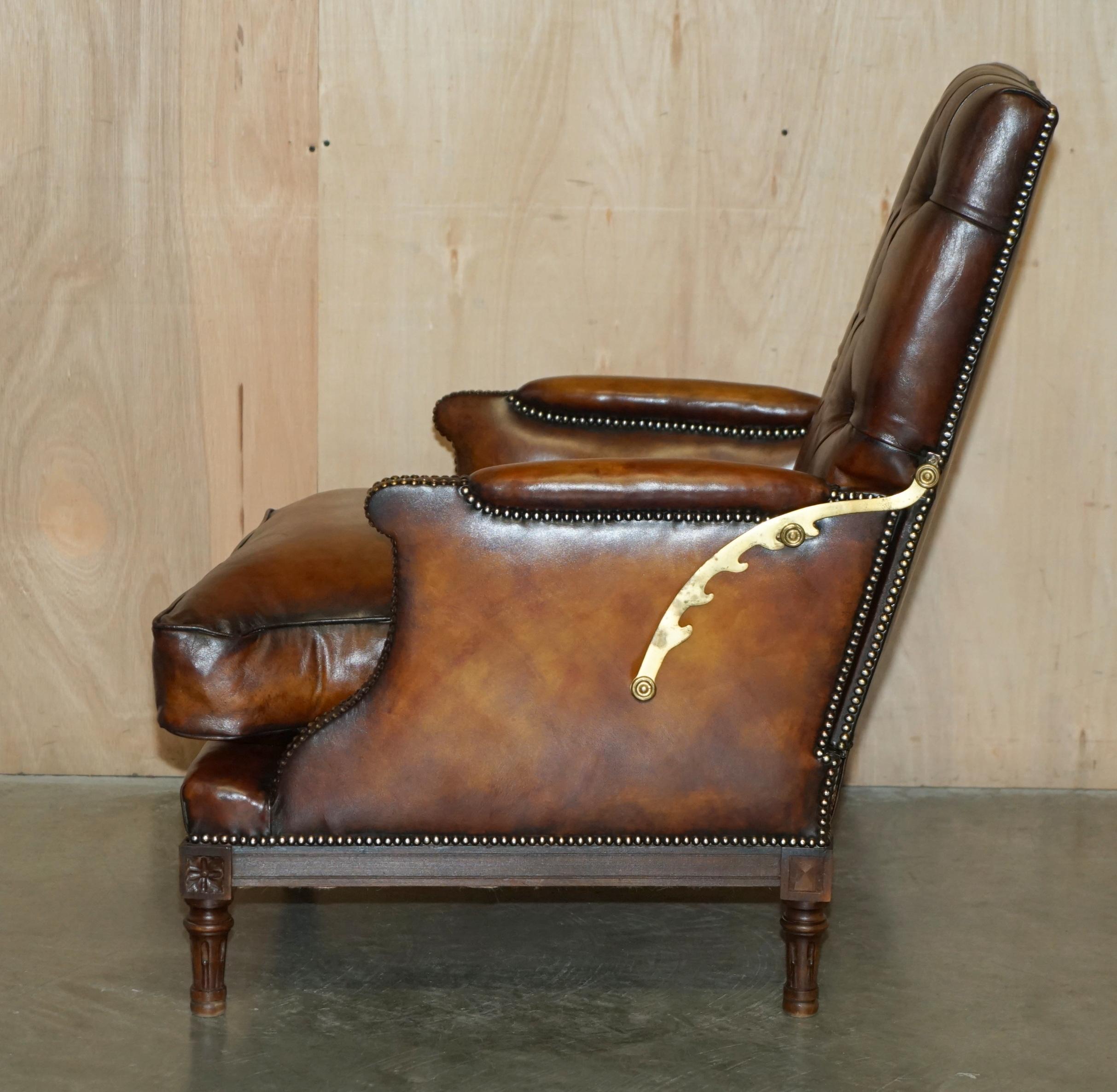 RESTORED CHESTERFIELD TUFTED HAND DYED BROWN LEATHER LIBRARY RECLINER ARMCHAiR im Angebot 9