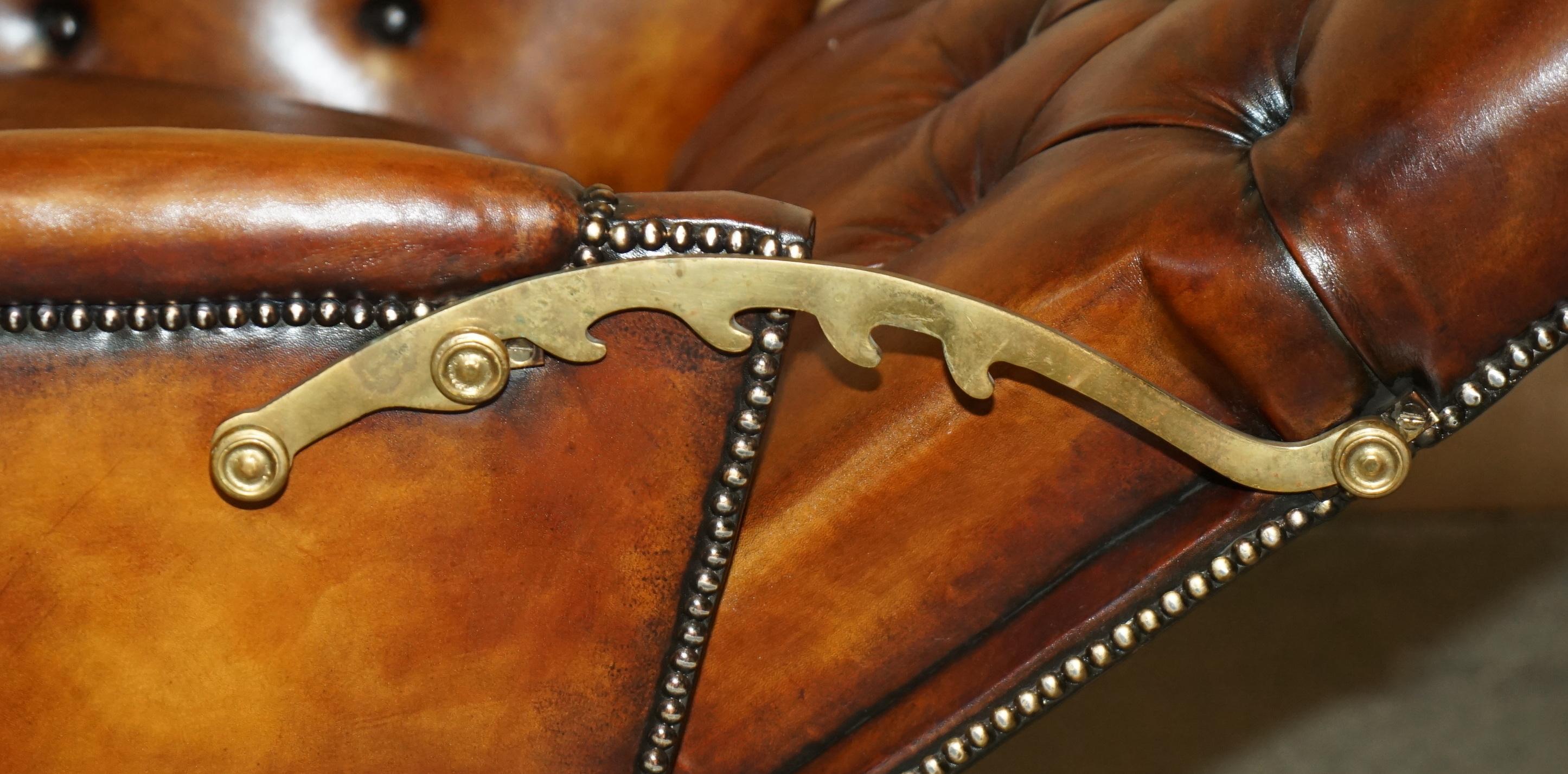 RESTAURADO CHESTERFIELD TUFADO TEÑIDO A MANO CUERO MARRÓN RECLINADOR BIBLIOTECA ARMCHAiR en venta 12