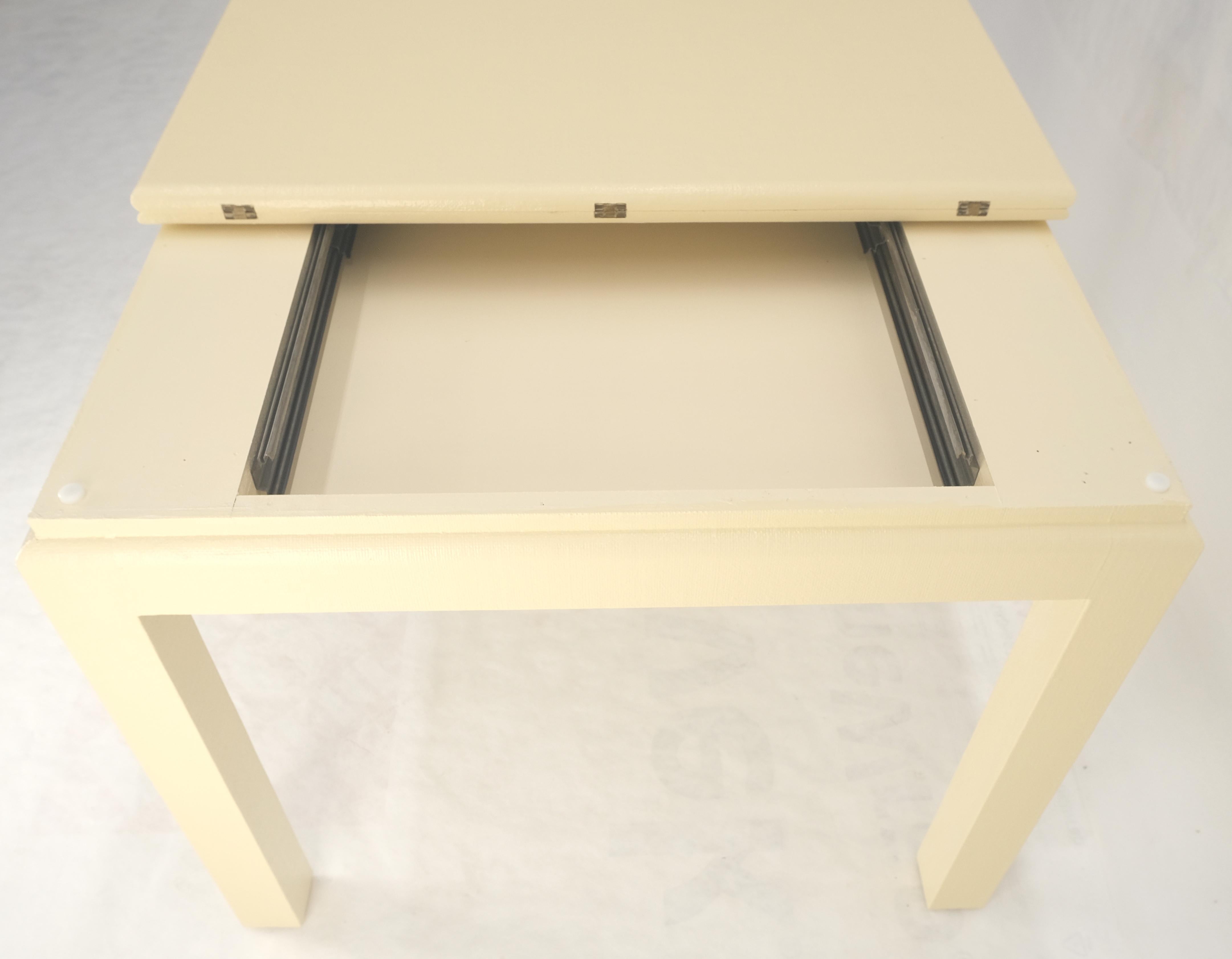 Restaurierter cremefarbener, beige lackierter, quadratischer Flip-Top-Esstisch aus Stoff mit Flip-Platte MINT! 4