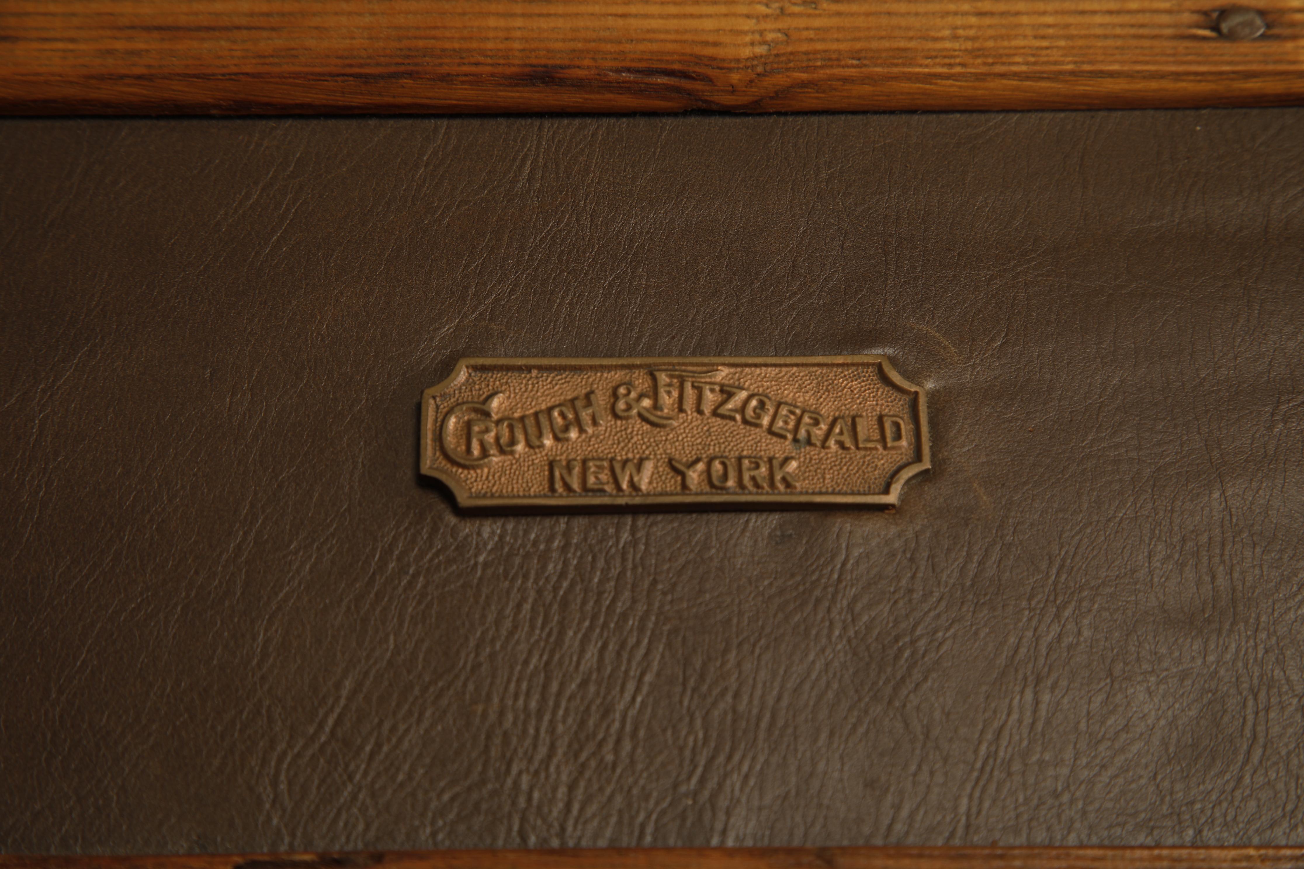Malle en cuir restaurée de Crouch & Fitzgerald, c. 1920, signée en vente 12