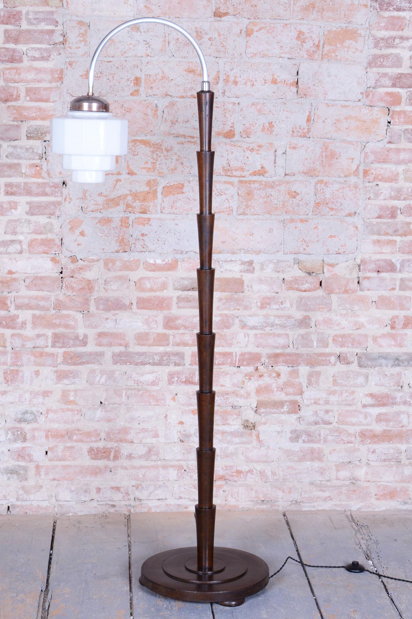 Art Deco Restored Cubism Floor Lamp, Beech, Chrome-Plated Steel, Glass, Czech, 1920s For Sale