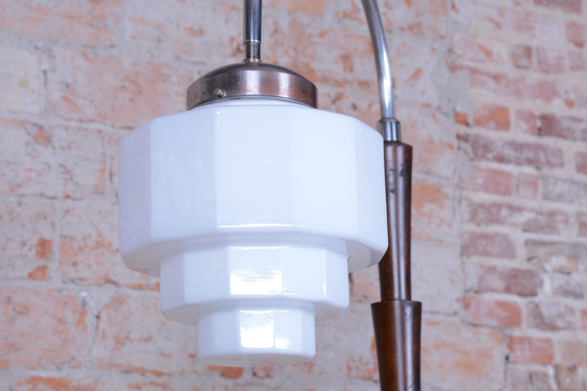 Restored Cubism Floor Lamp, Beech, Chrome-Plated Steel, Glass, Czech, 1920s For Sale 1