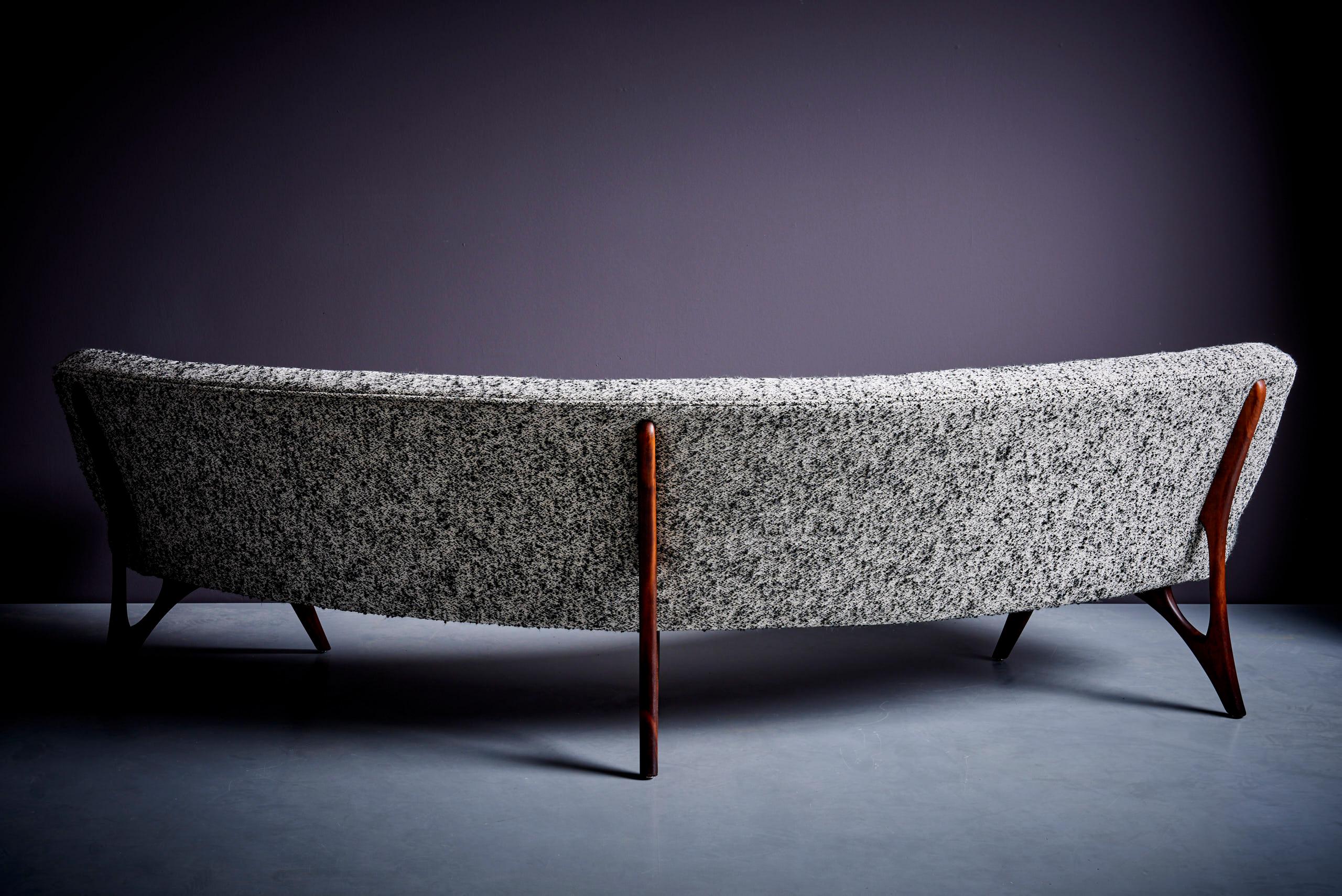 Restored Curved 1950s sofa with sculptural legs in the manner of Vladimir Kagan 7