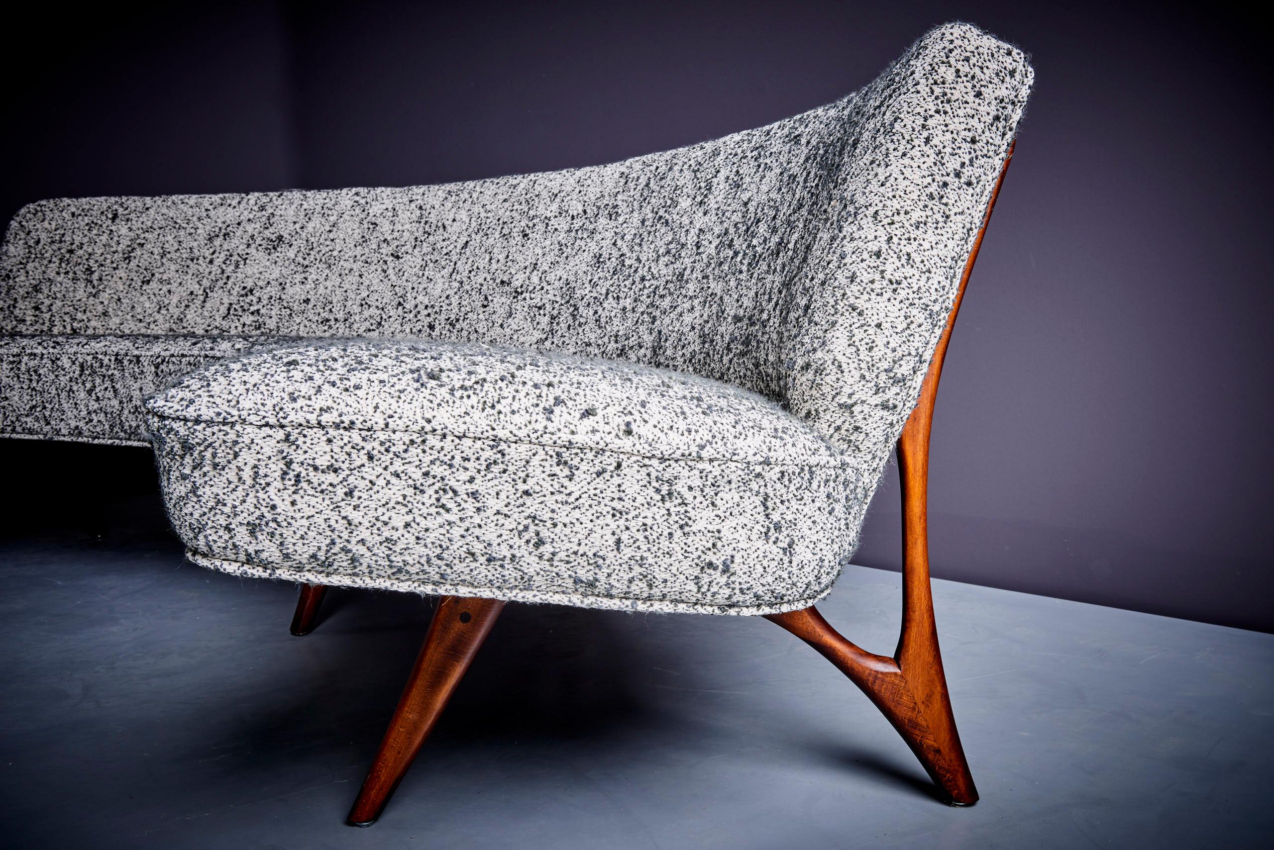 Fabric Restored Curved 1950s sofa with sculptural legs in the manner of Vladimir Kagan