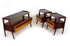 Mesillas de noche checas de caoba de mediados de siglo restauradas + armario bajo de Jitona, 1960