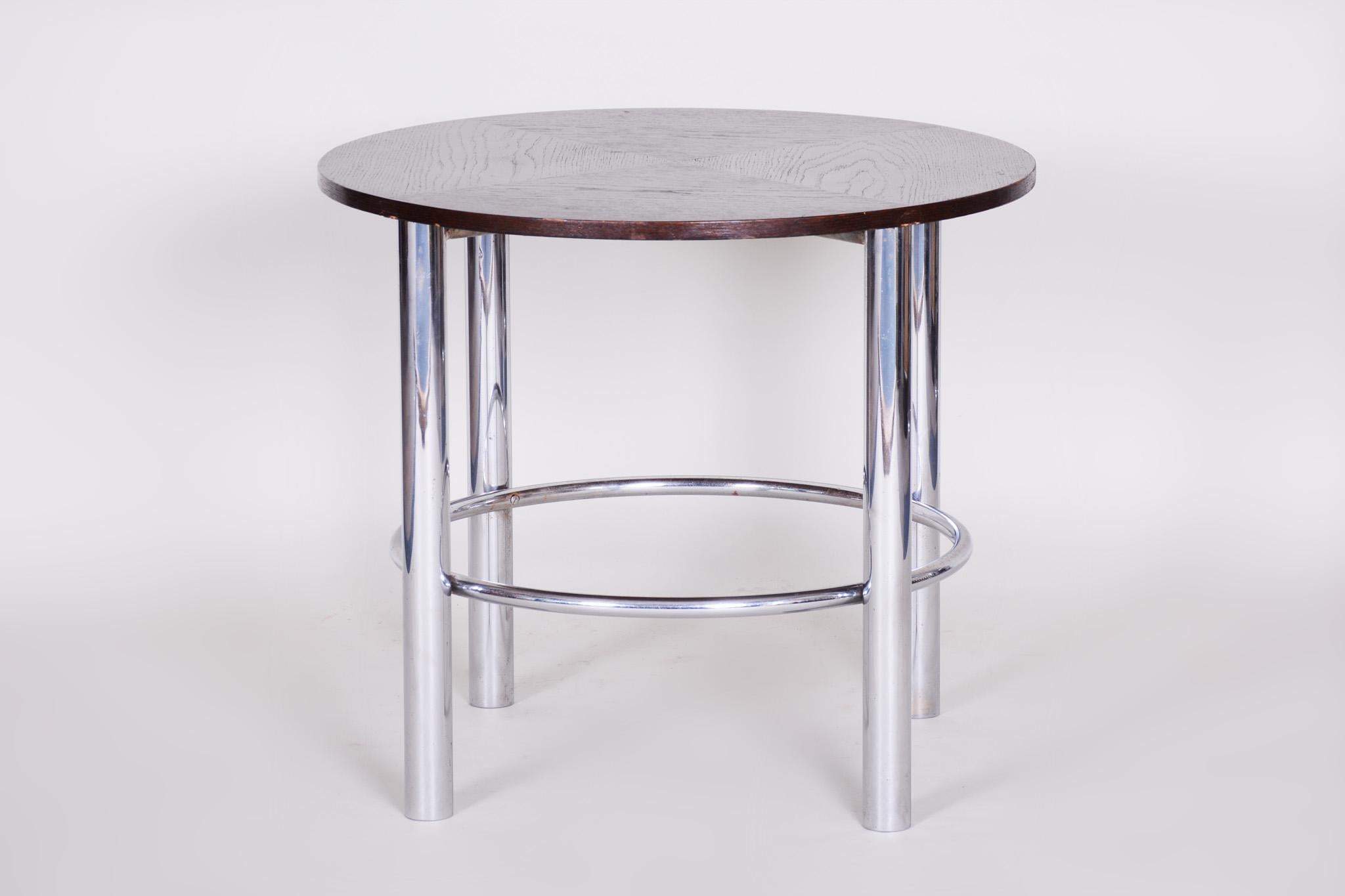 Bauhaus chrome table
Style: Bauhaus.
Period: 1930-1939.
Material: Oak and chrome
Source: Czechia.
Maker: Mücke & Melder.





  