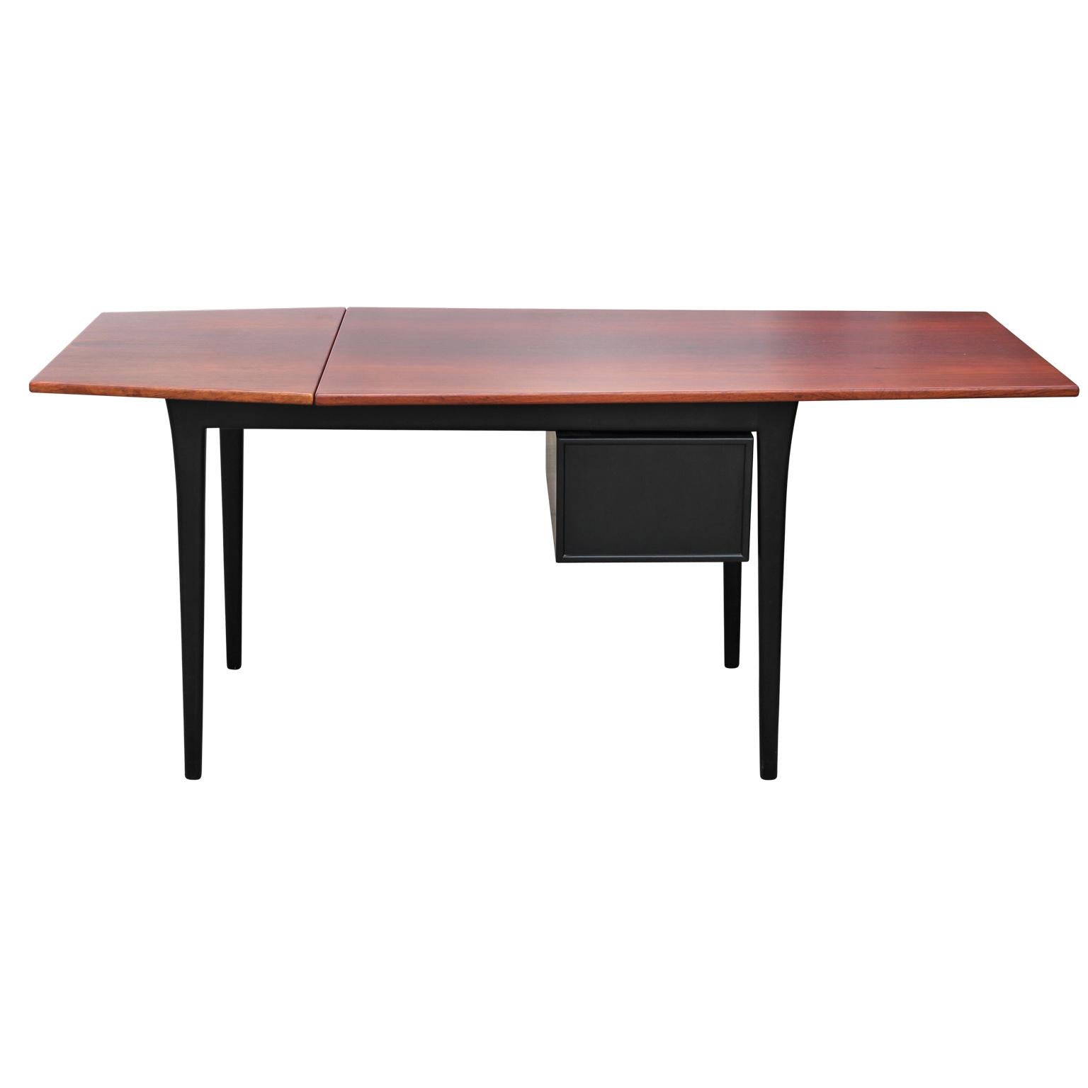 Restored Danish Rosewood Drop Leaf Desk by Arne Vodder for Sibast In Excellent Condition In Houston, TX