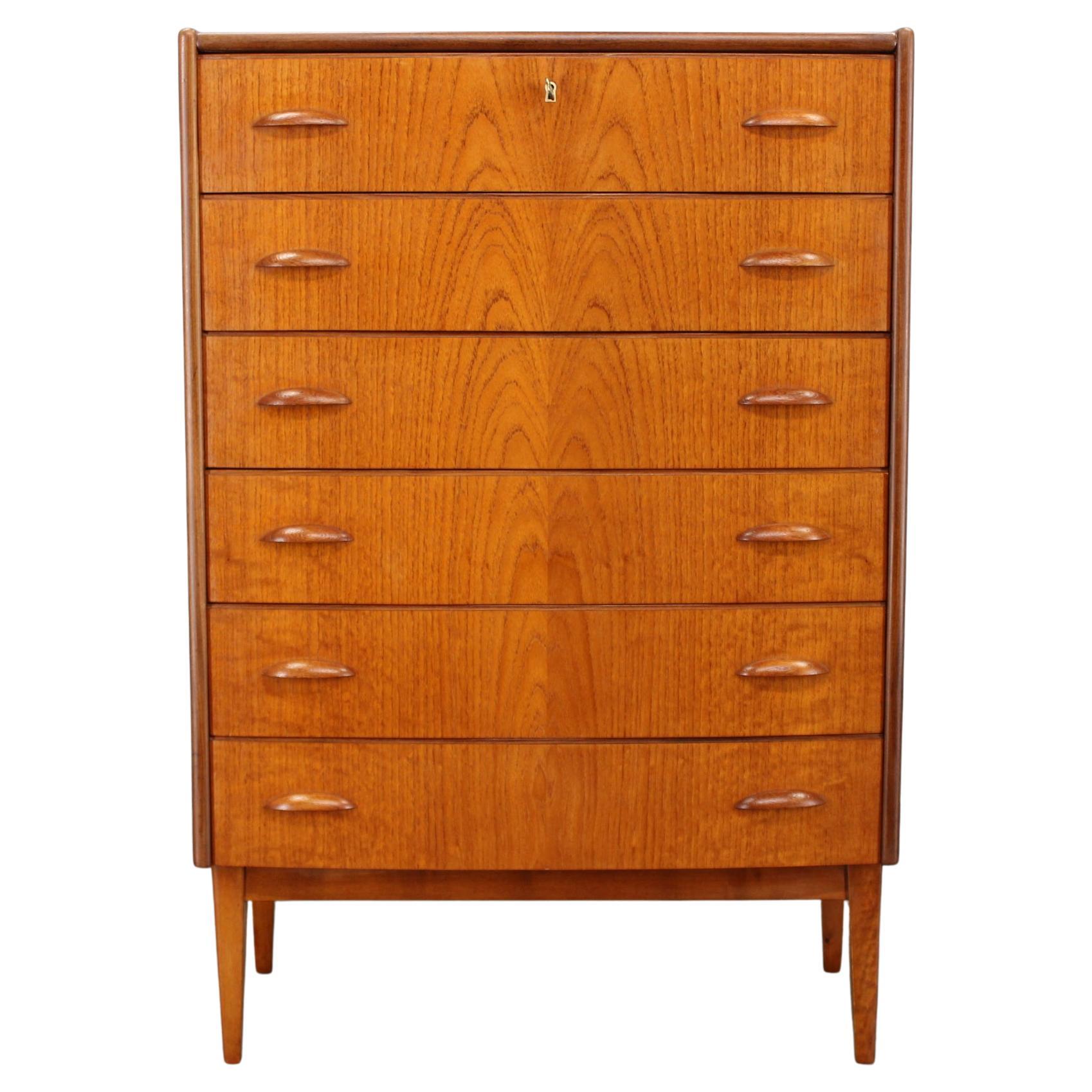 Cassettiera danese in teak restaurata, anni '60 - Mid-Century Modern Scandinavian