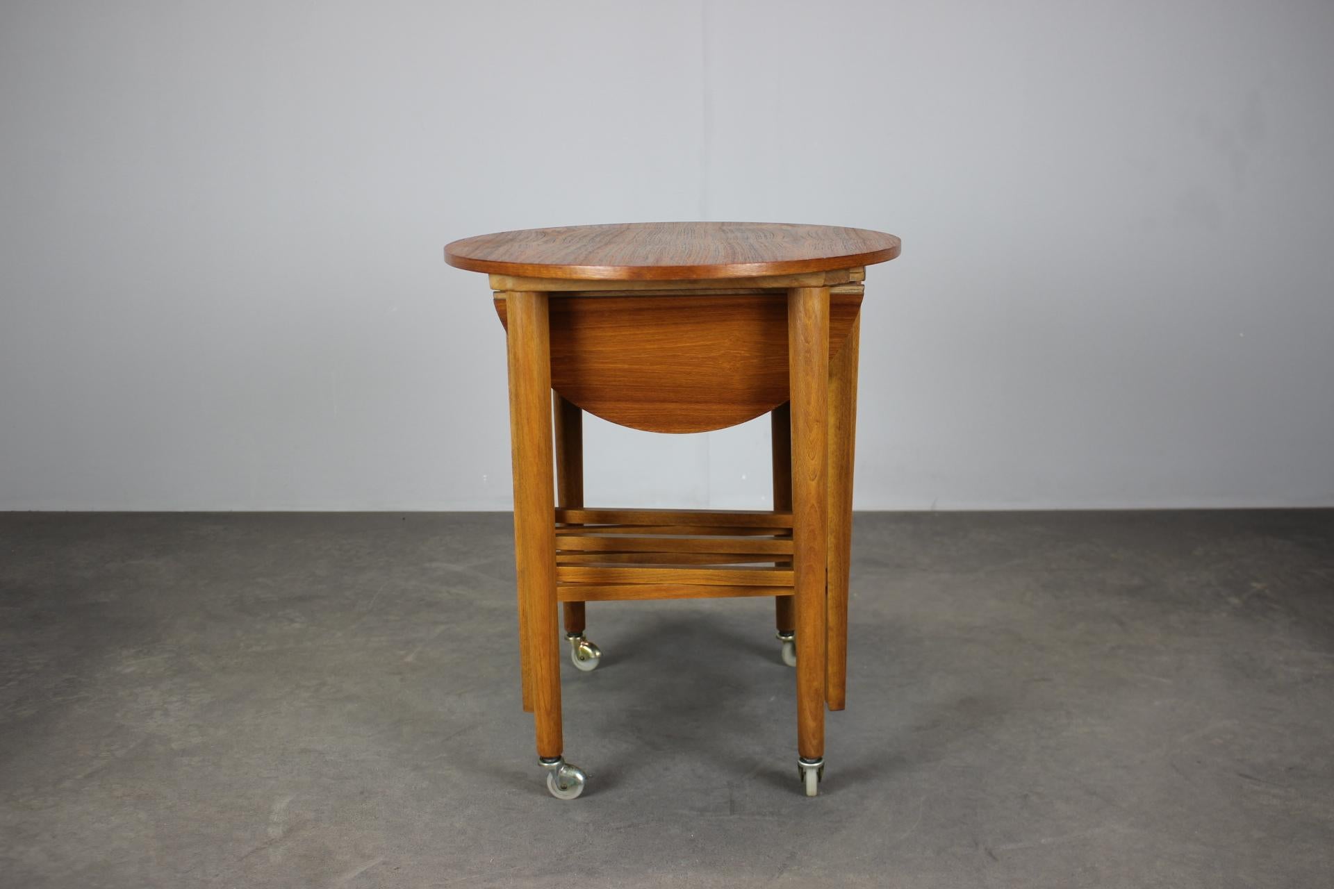 Restored Danish Teak Folding Table with Three Nesting Chairs by Poul Hundevad, 1 For Sale 4