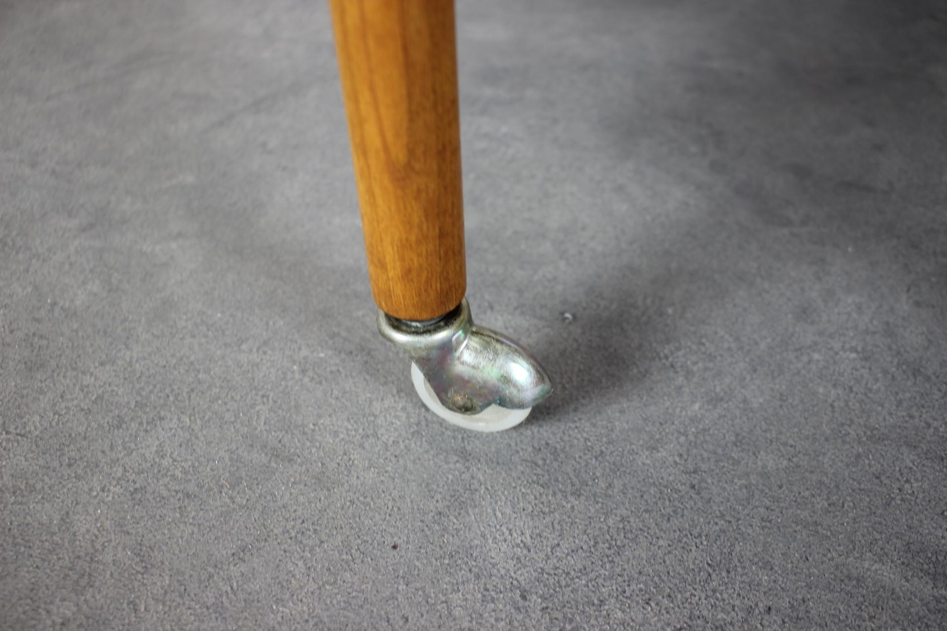 Restored Danish Teak Folding Table with Three Nesting Chairs by Poul Hundevad, 1 For Sale 5