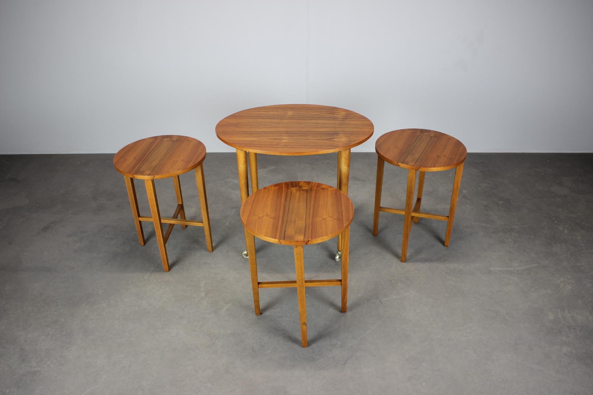 Mid-Century Modern Restored Danish Teak Folding Table with Three Nesting Chairs by Poul Hundevad, 1 For Sale