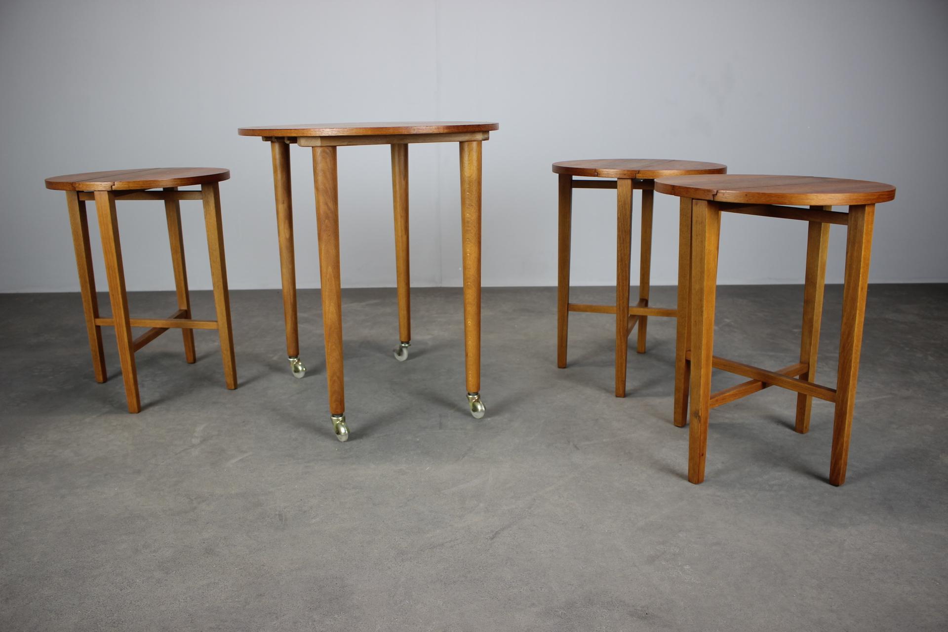 Restored Danish Teak Folding Table with Three Nesting Chairs by Poul Hundevad, 1 In Good Condition For Sale In Praha, CZ