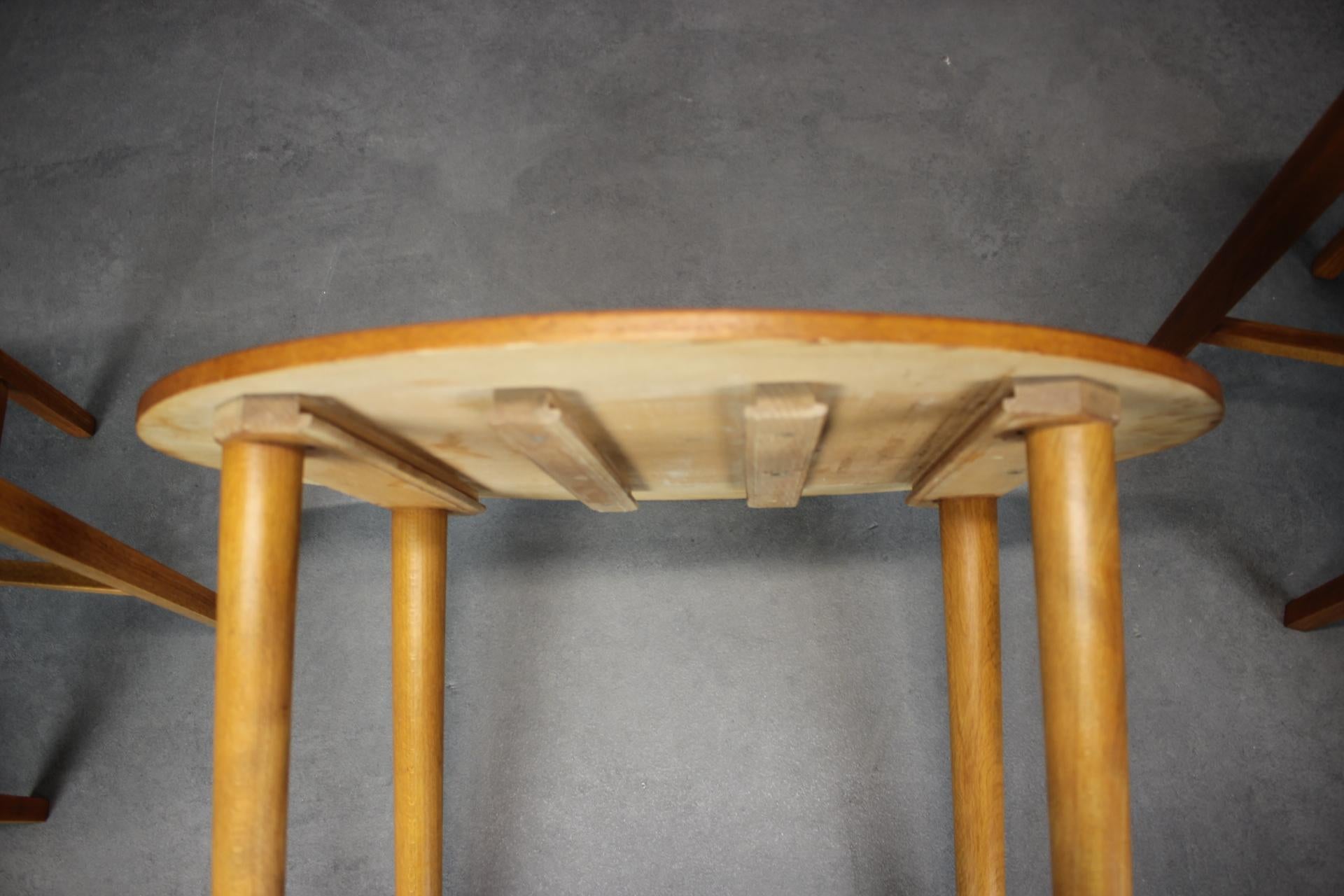 Mid-20th Century Restored Danish Teak Folding Table with Three Nesting Chairs by Poul Hundevad, 1 For Sale