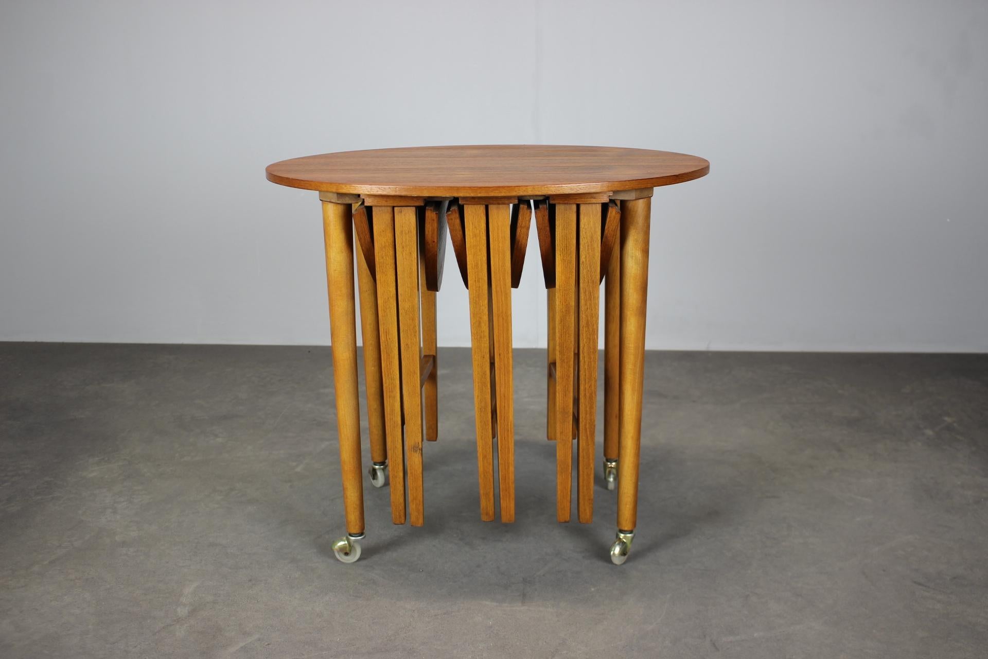 Restored Danish Teak Folding Table with Three Nesting Chairs by Poul Hundevad, 1 For Sale 3