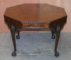 Mesa de biblioteca victoriana georgiana restaurada Druce & Co. Tallas de león