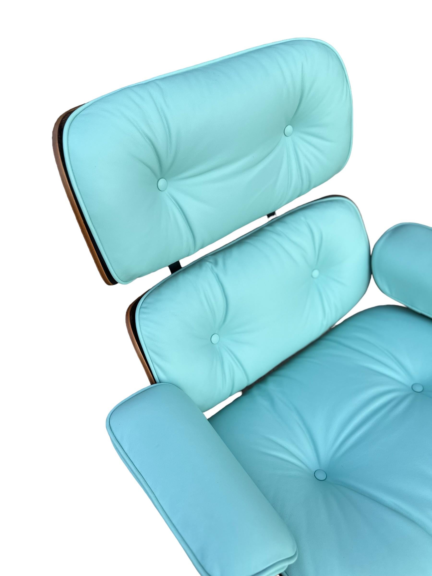 Mid-Century Modern Restored Eames Lounge Chair & Ottoman w/ New Custom Tiffany Blue Leather For Sale