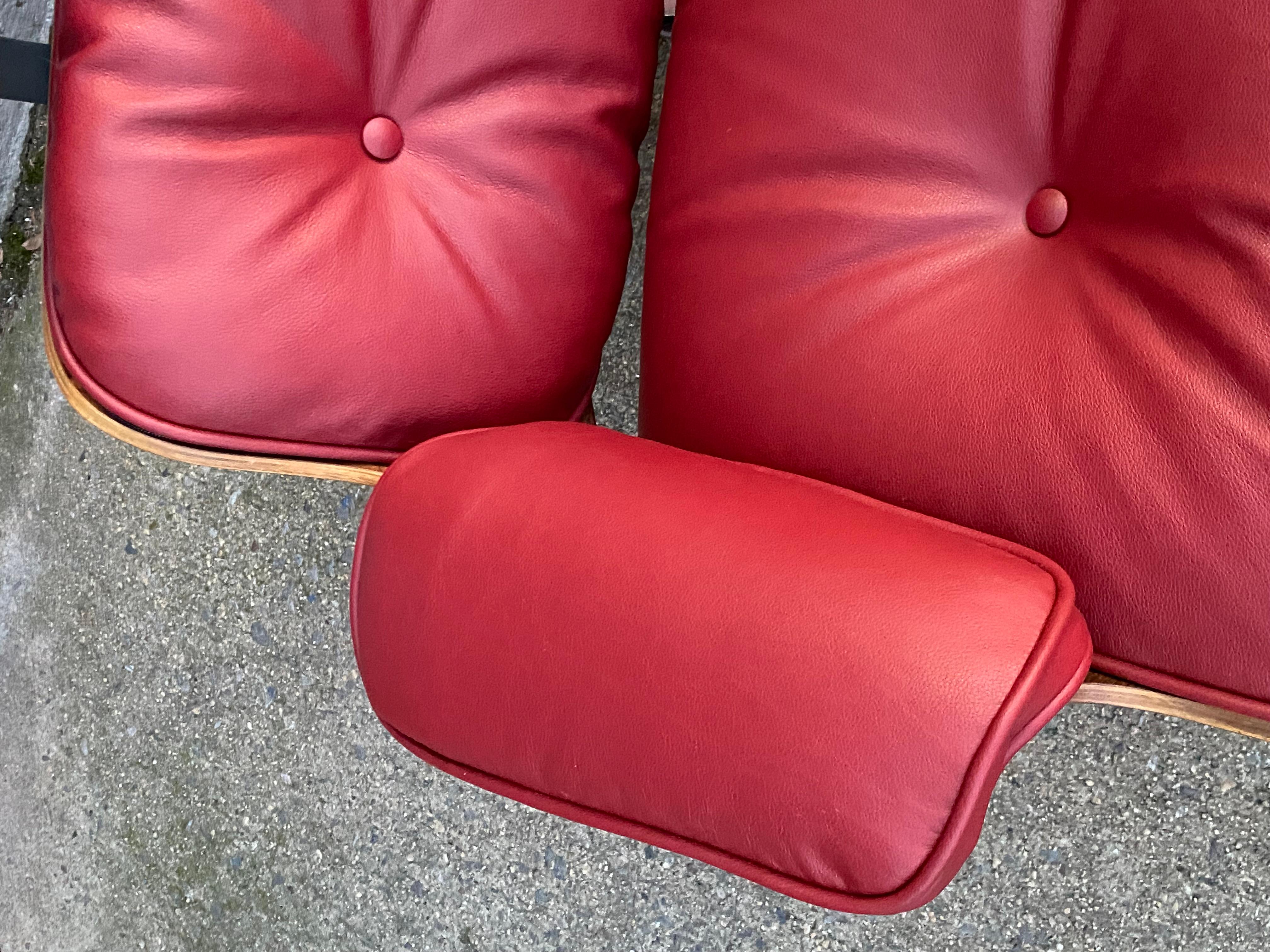 20th Century Restored Eames Lounge with New Leather in Chianti For Sale