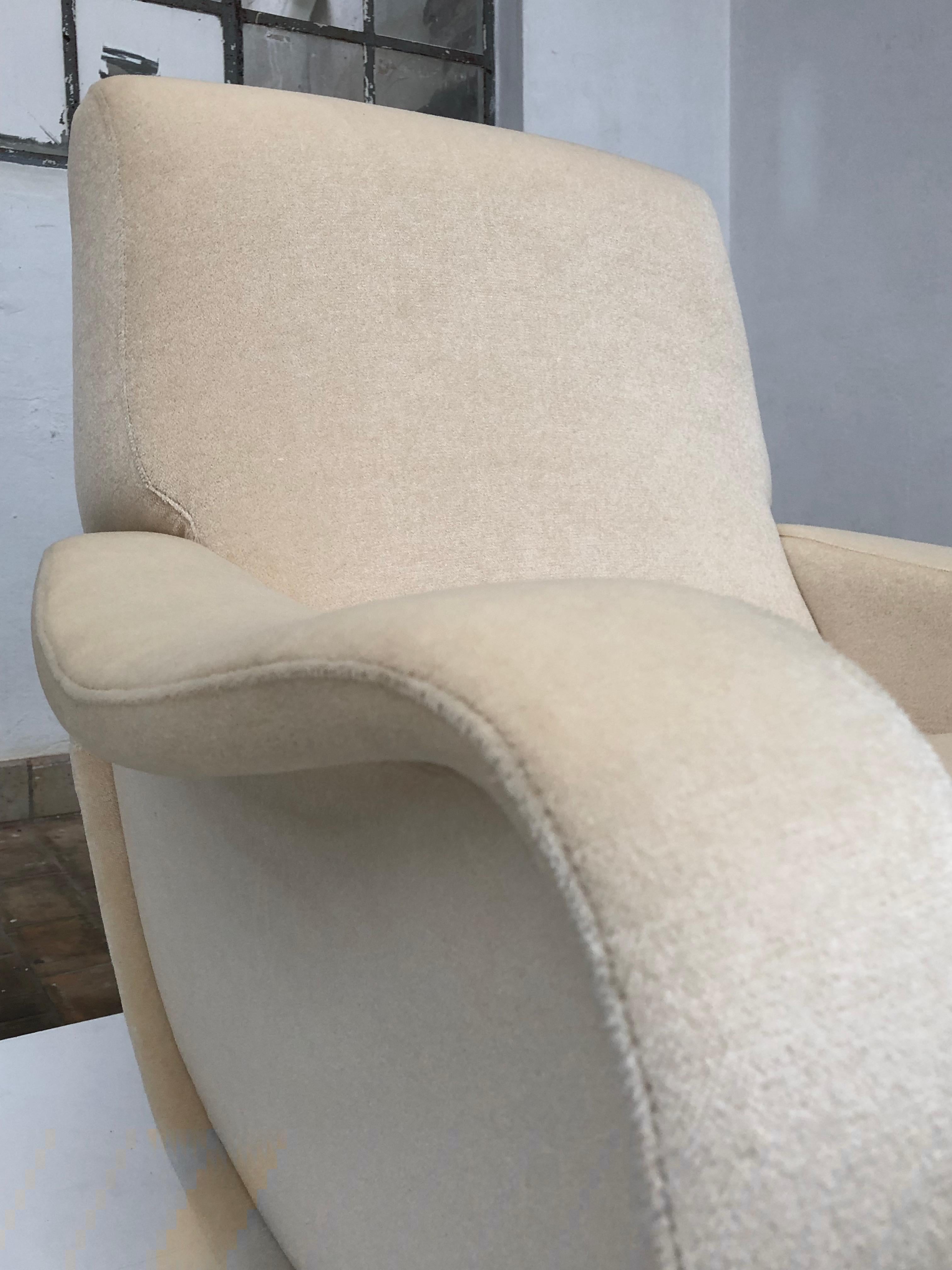 Chaises Zanuso « Lady » en tissu de mohair, restaurées avec cadre en bois, première production, 1951 3