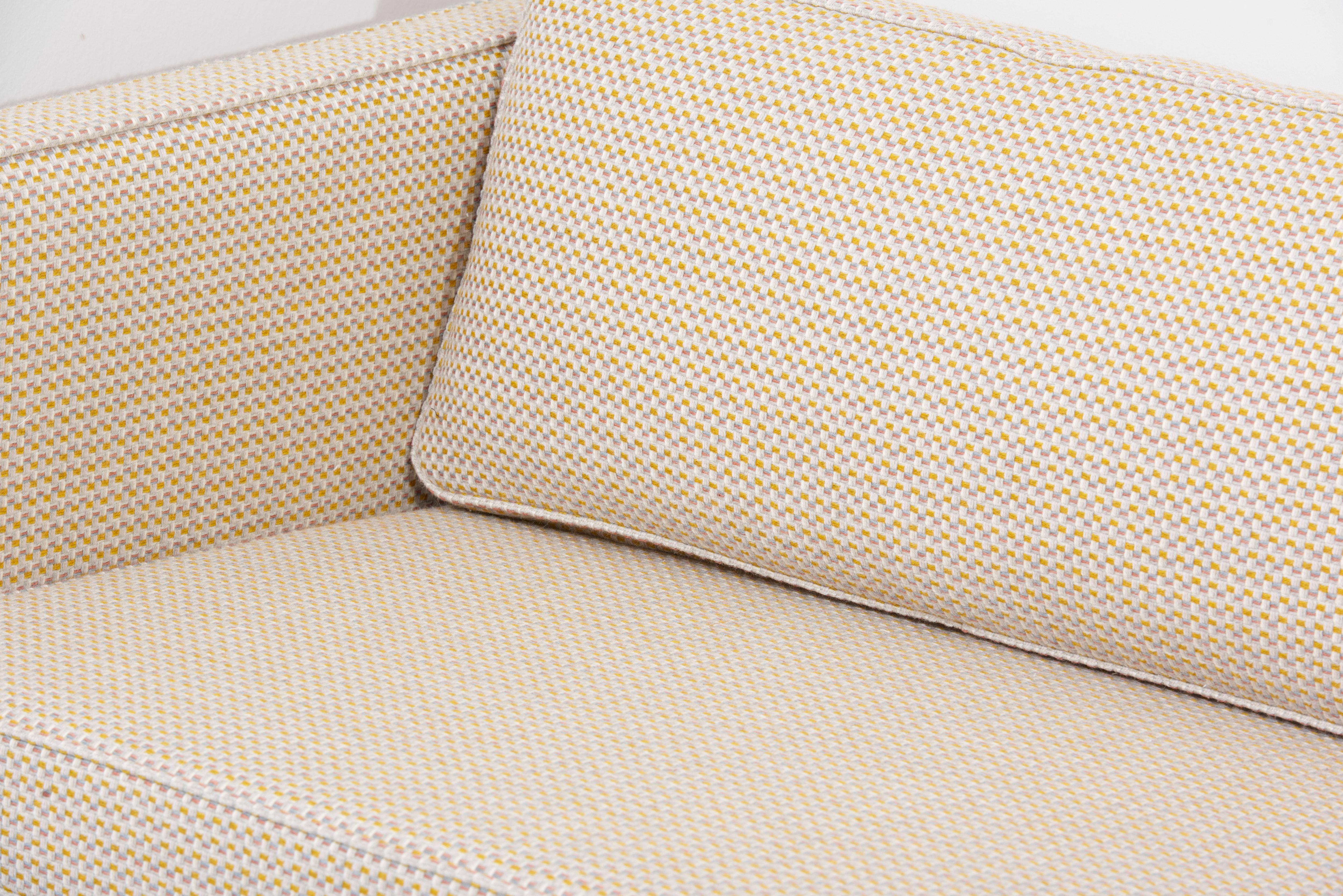 Restored Edward Wormley Tuxedo Sofa for Dunbar in yellow beige fabric, USA 1960s For Sale 6