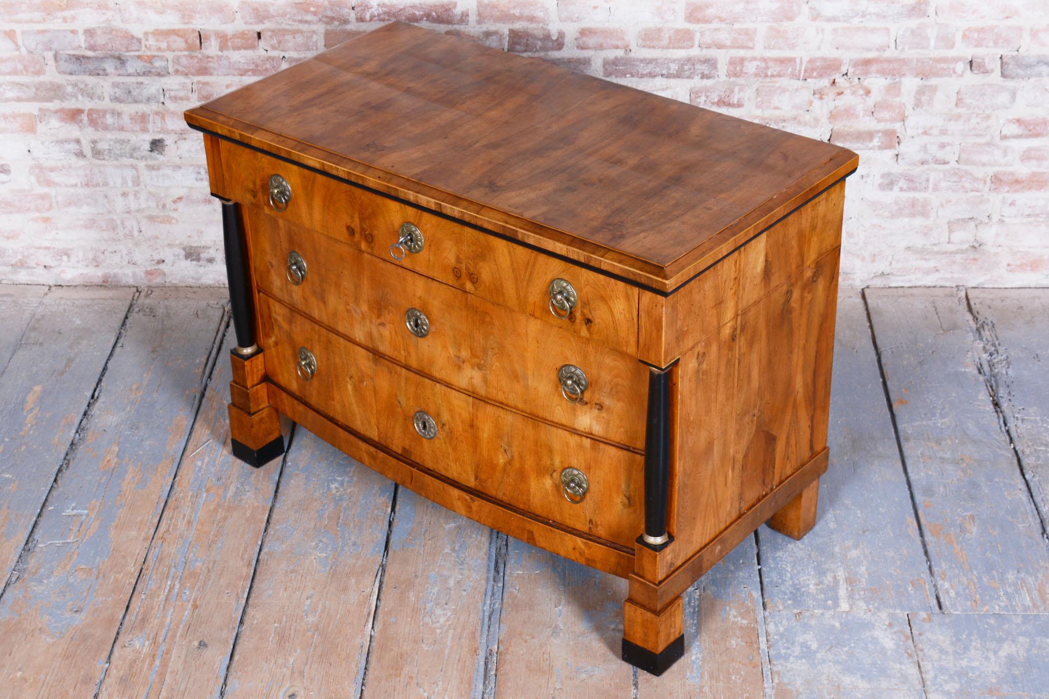 Restored Empire Chest of Drawers, Walnut, Maple, Spruce, Austria, 1820s For Sale 8