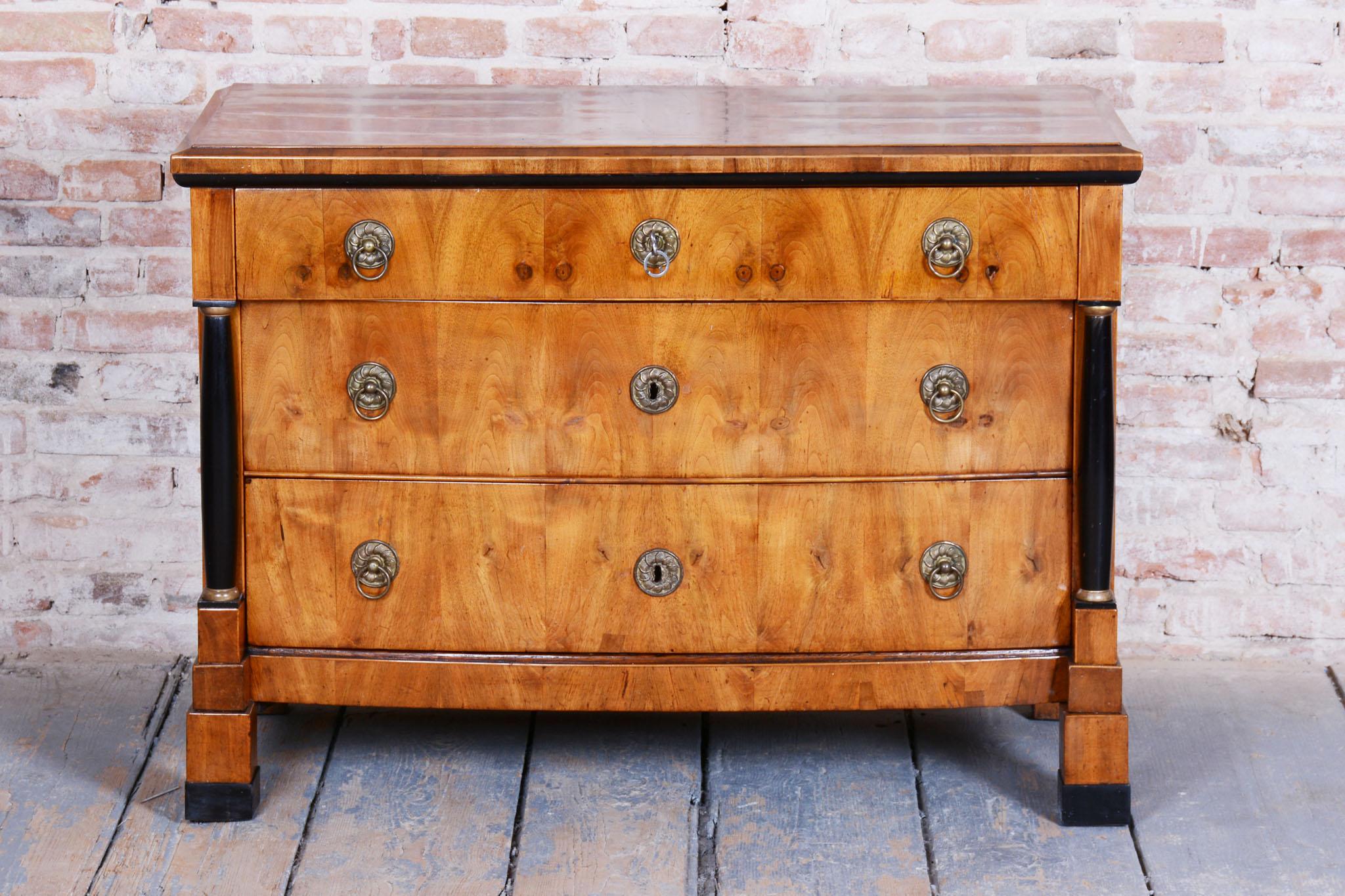 Austrian Restored Empire Chest of Drawers, Walnut, Maple, Spruce, Austria, 1820s For Sale