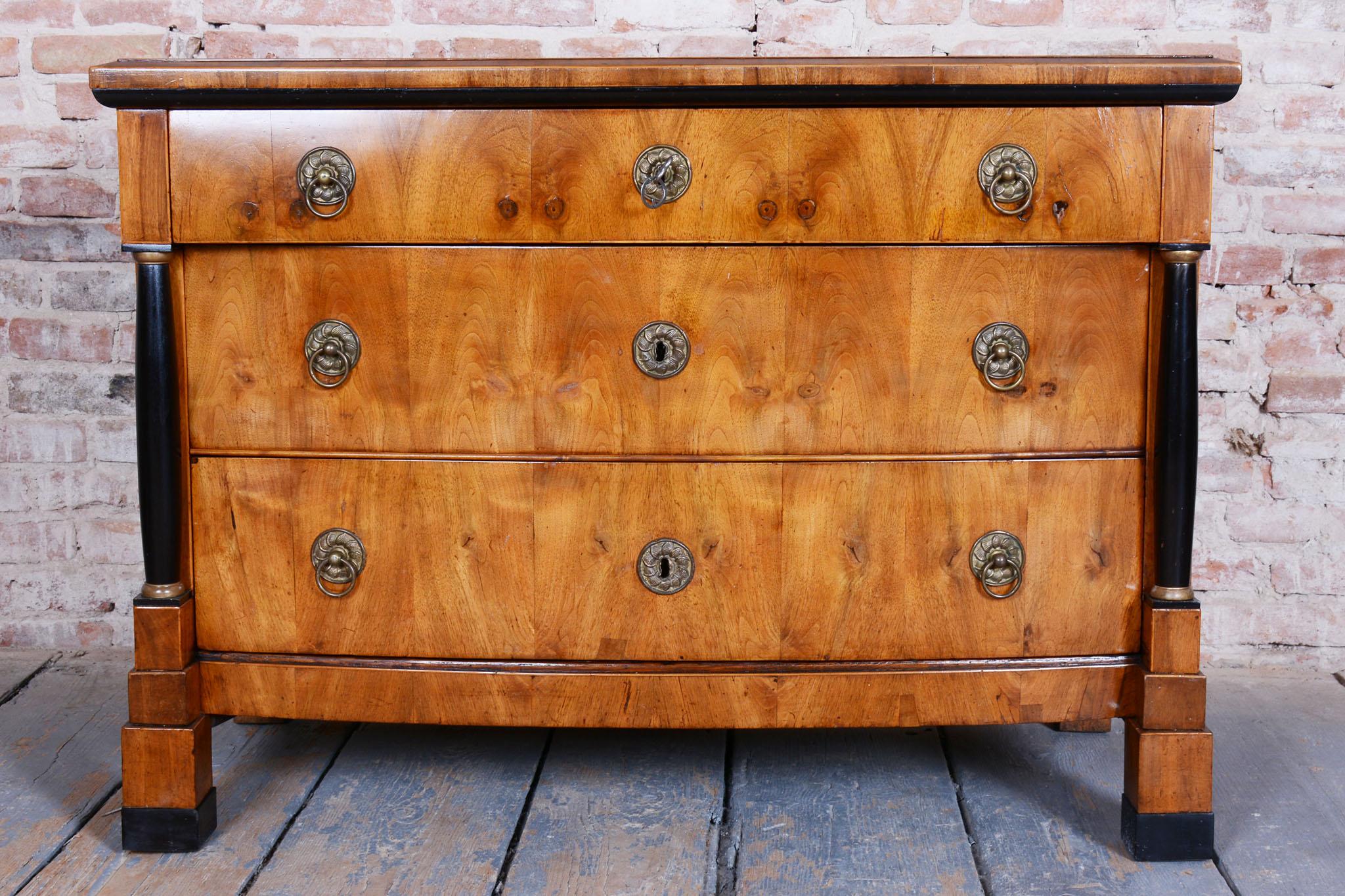 Early 19th Century Restored Empire Chest of Drawers, Walnut, Maple, Spruce, Austria, 1820s For Sale