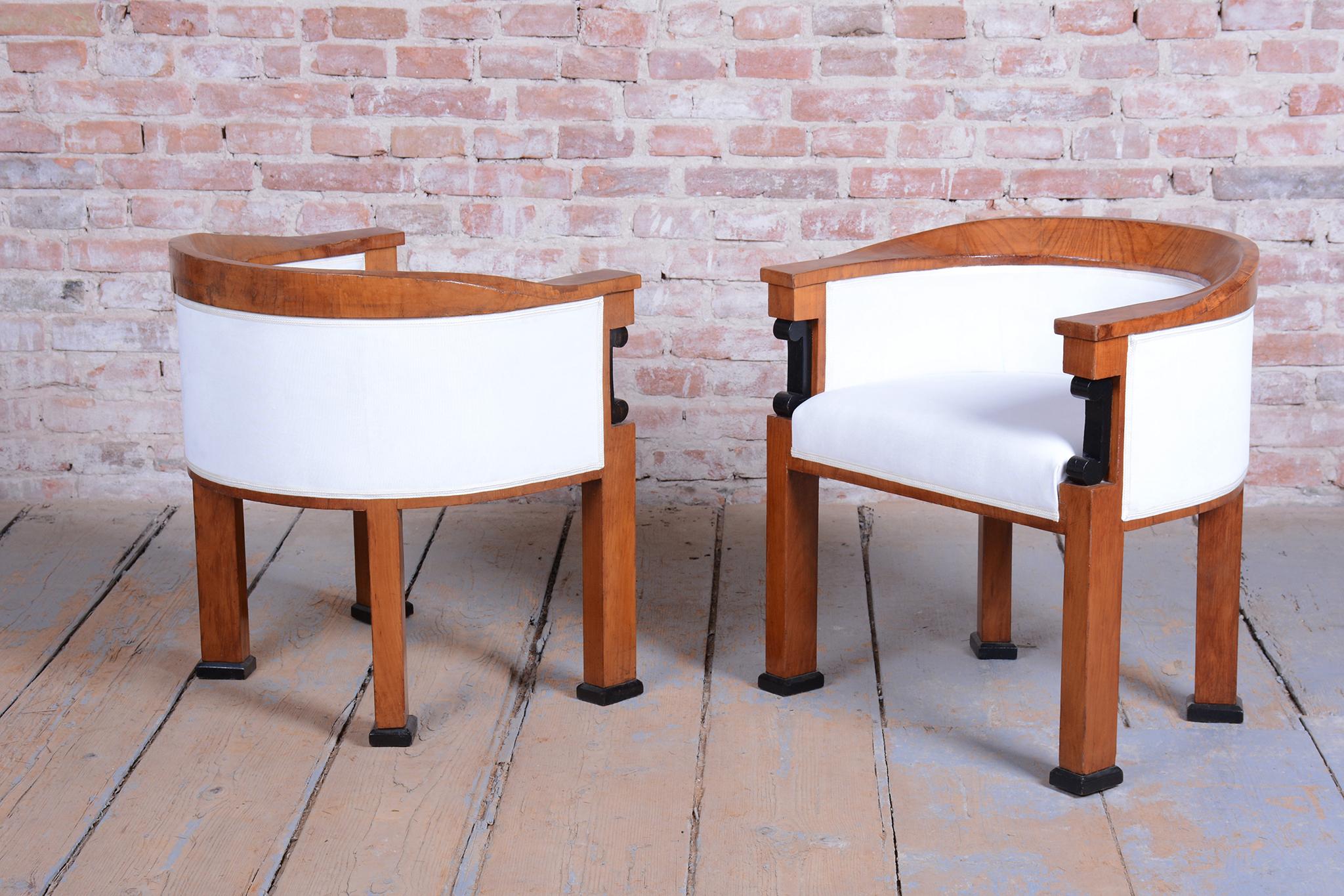 Milieu du XIXe siècle Ensemble de sièges Empire restauré, épicéa, bois de cerisier, polonais, Autriche, années 1850 en vente