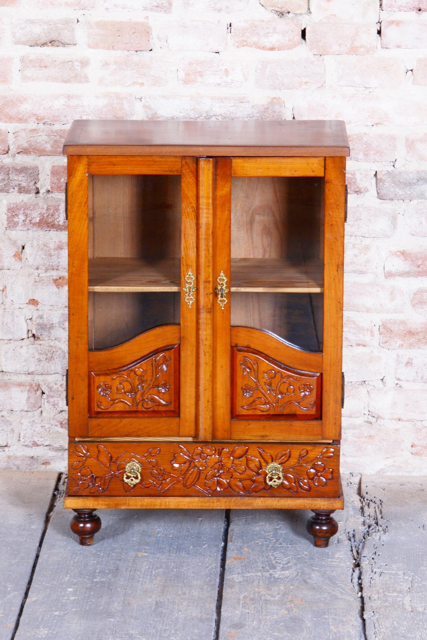 Tchèque Petit meuble Empire restauré, fraîcheur, cerisier, revisité polonais, tchèque, années 1870 en vente