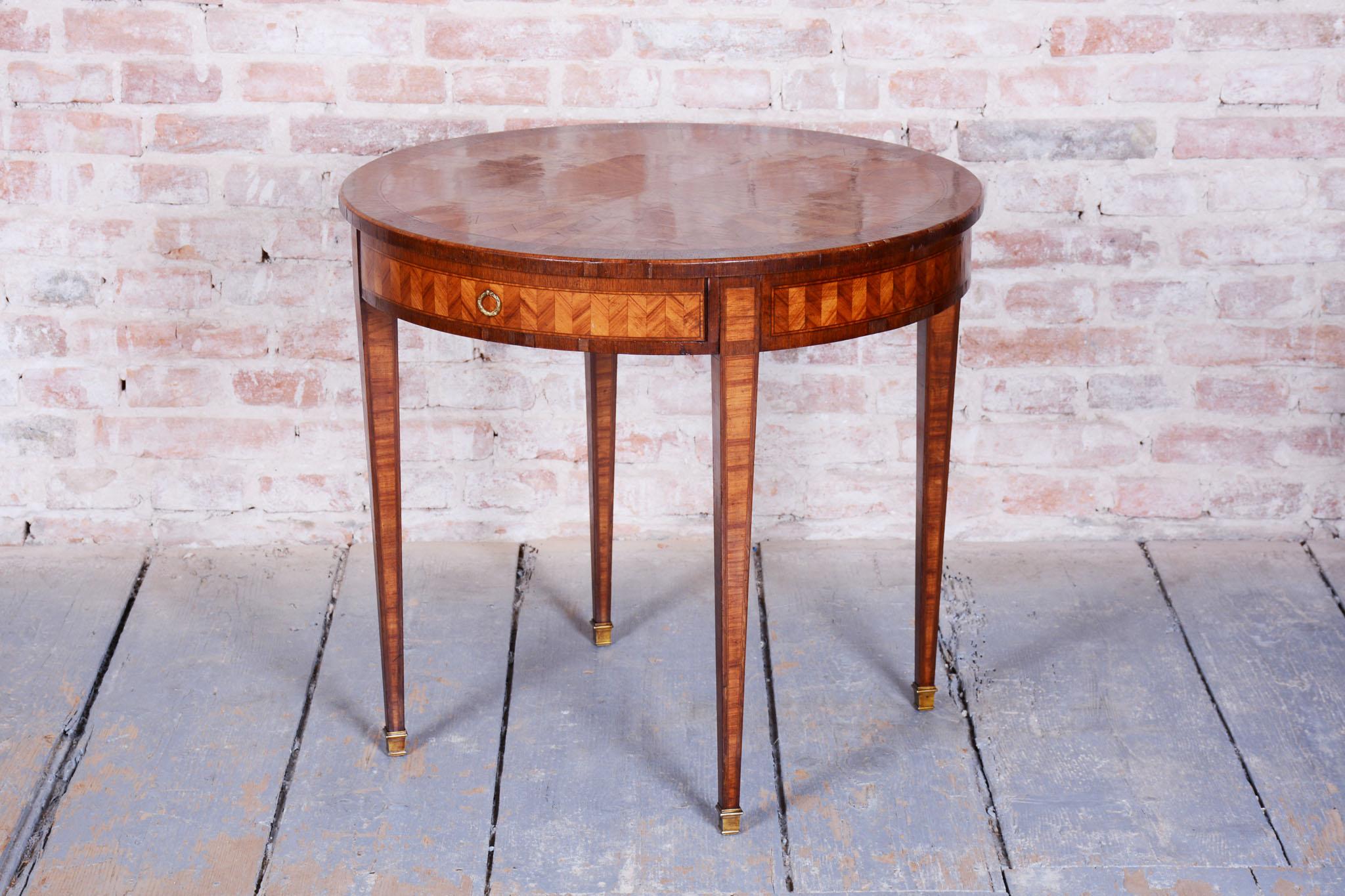 Stile impero Tavolino Impero restaurato, mogano, Wood Wood, lacca, Francia, anni '40 del XIX secolo in vendita