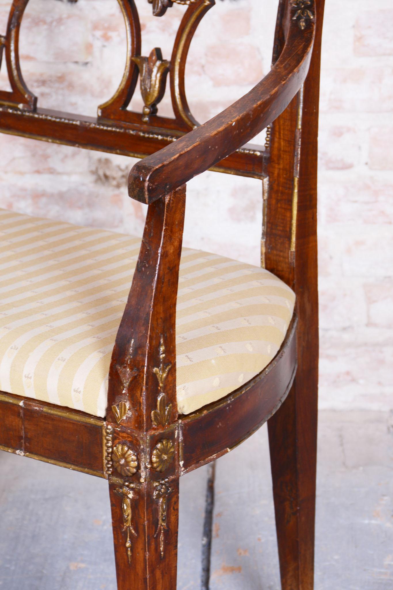 Restauriertes Empire-Sofa, Nussbaum, Spruce, Revived Polish, Österreich, 1810er Jahre im Angebot 13