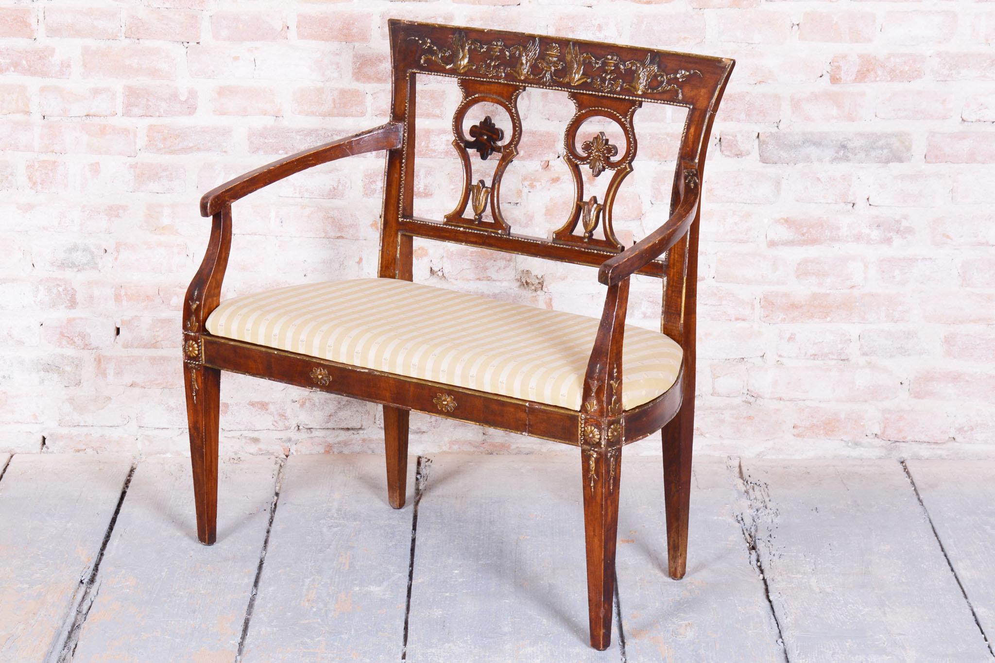 Restauriertes Empire-Sofa, Nussbaum, Spruce, Revived Polish, Österreich, 1810er Jahre (Österreichisch) im Angebot