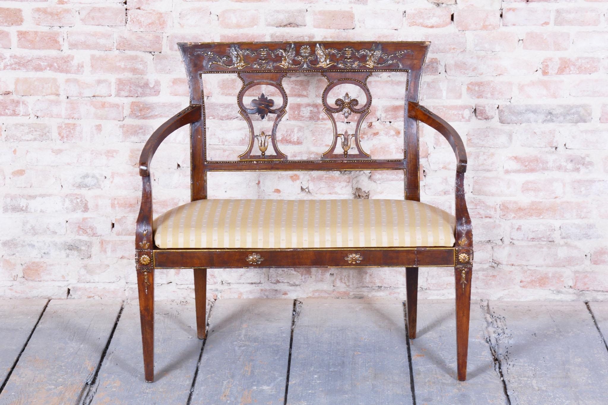 Restauriertes Empire-Sofa, Nussbaum, Spruce, Revived Polish, Österreich, 1810er Jahre im Zustand „Gut“ im Angebot in Brandys nad Labem, Středočeský kraj