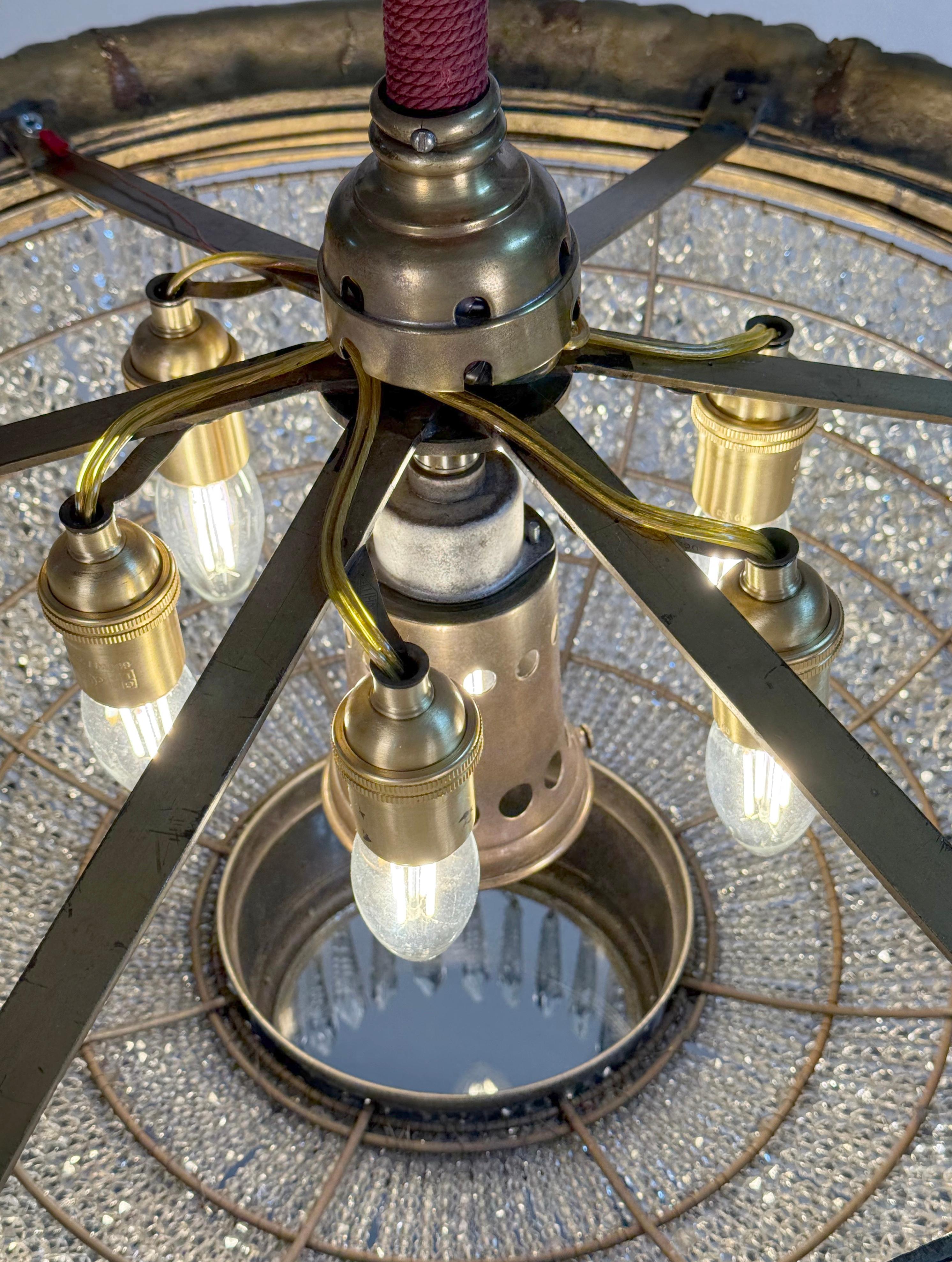 Lampadario a cestello francese restaurato a 7 luci in cristallo in vendita 2