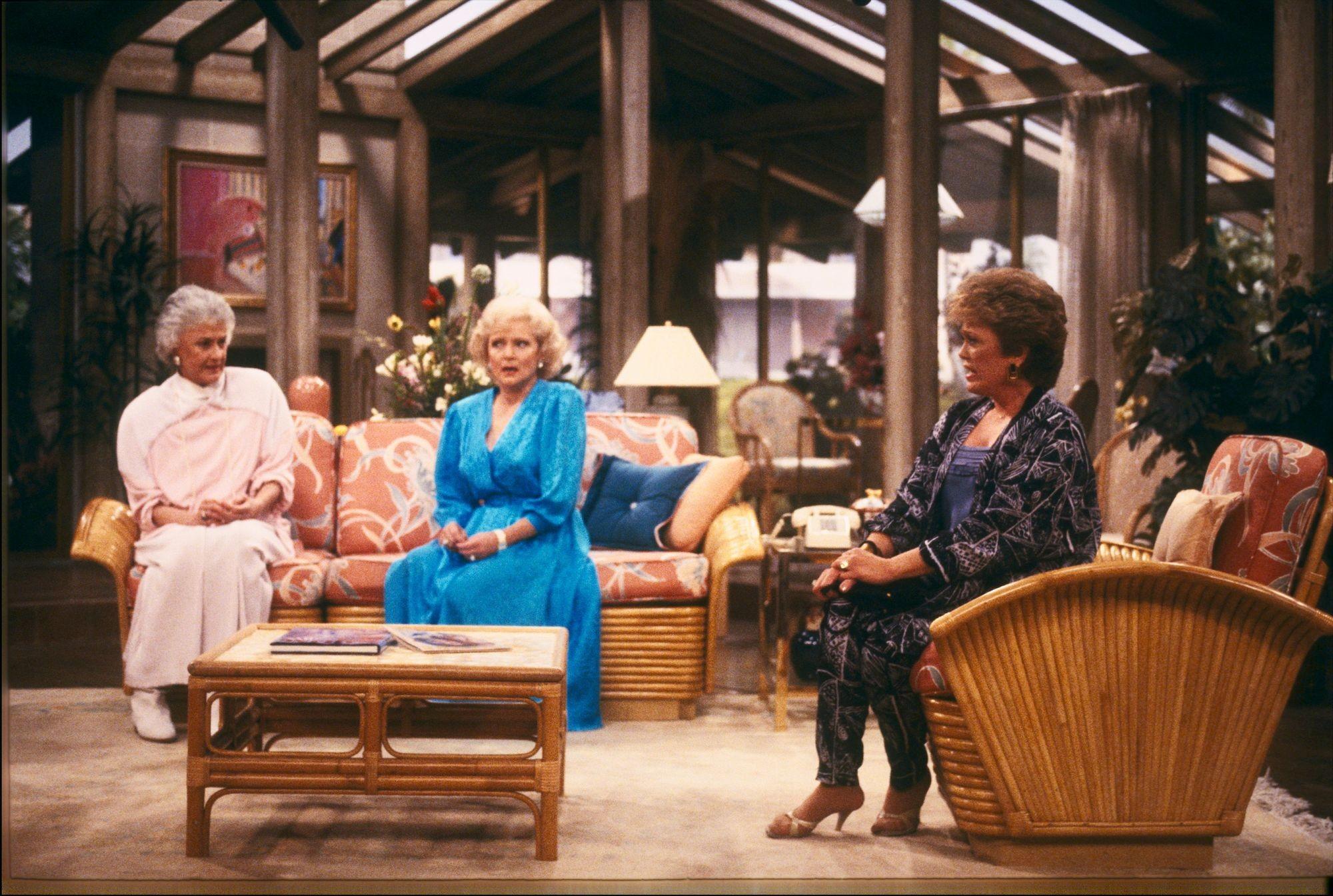 Fin du 20e siècle Canapé à trois places en rotin Art Déco « Fan Arm » restauré « Golden Girls » en vente