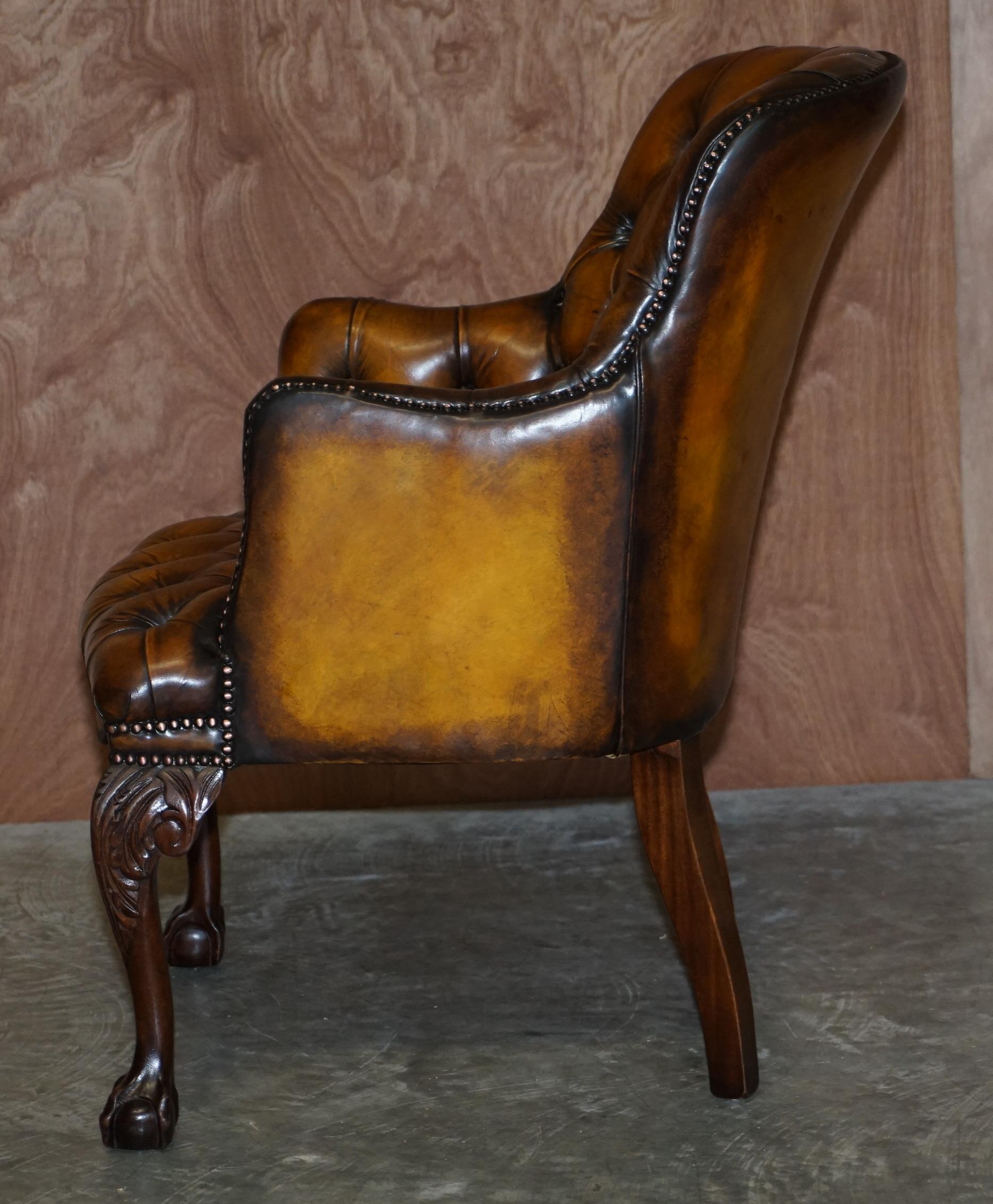 RESTORED HARRODS LONDON CHESTERFiELD BROWN LEATHER ARMCHAIR CLAW & BALL FEET For Sale 8