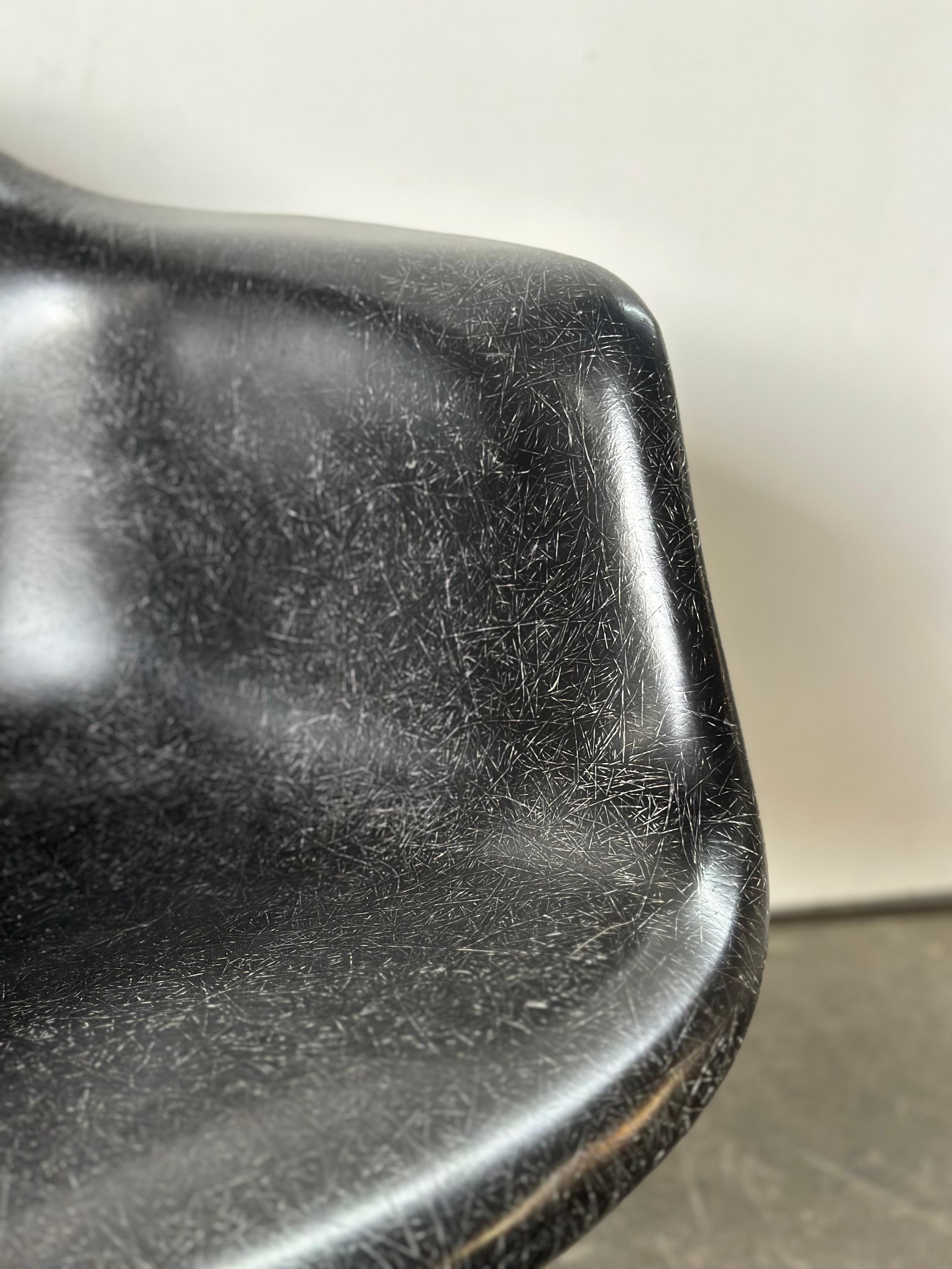 Restored Herman Miller Eames Fiberglass Rocking Chair For Sale 1