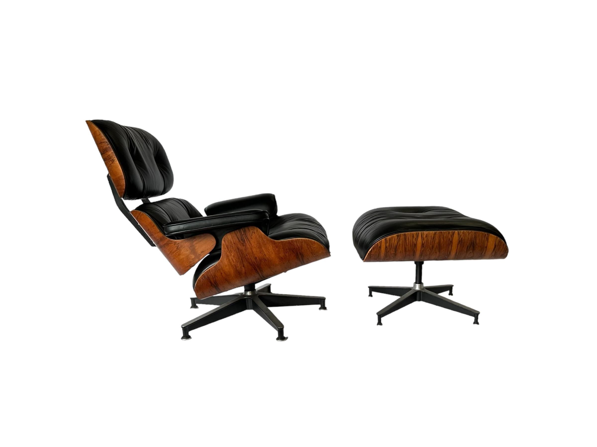 Restored Herman Miller Eames Lounge and Ottoman In Good Condition In Brooklyn, NY