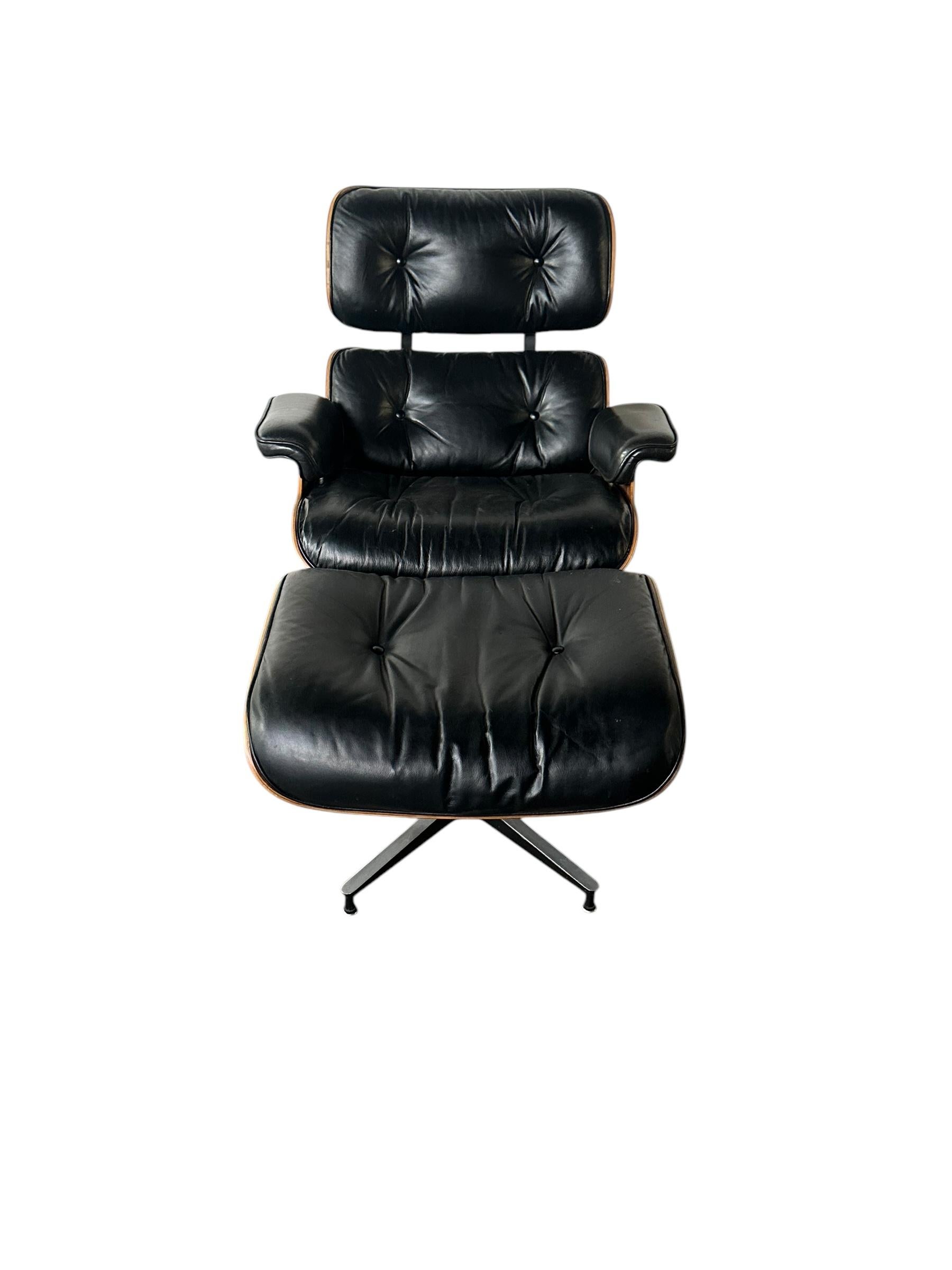 Restaurierter Herman Miller Eames-Loungesessel und Ottomane im Zustand „Gut“ im Angebot in Brooklyn, NY