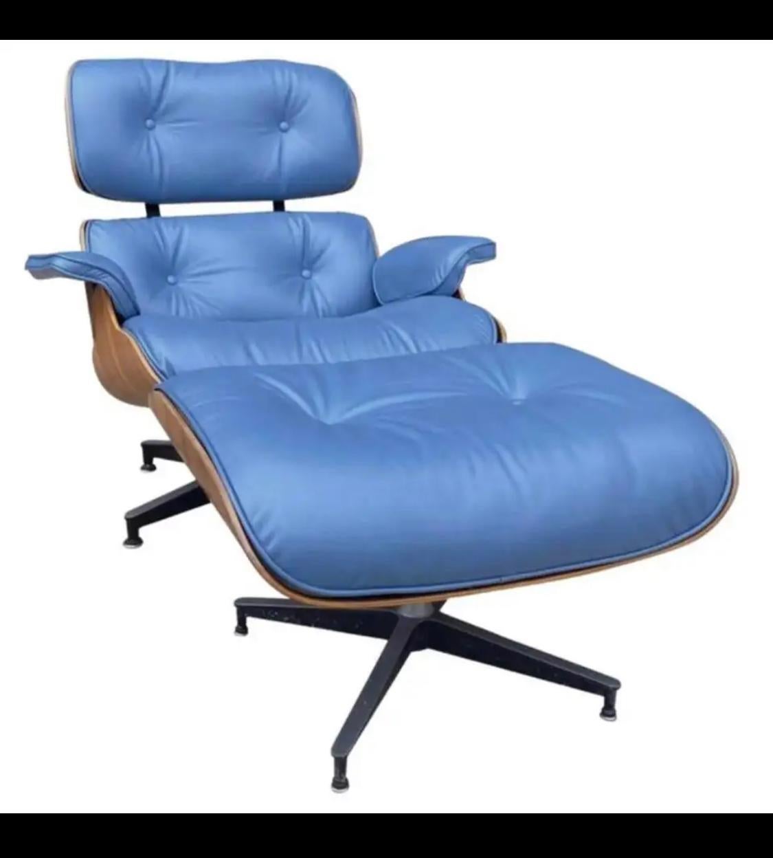 Restored Herman Miller Eames Lounge Chair with Custom Blue Leather For Sale 4