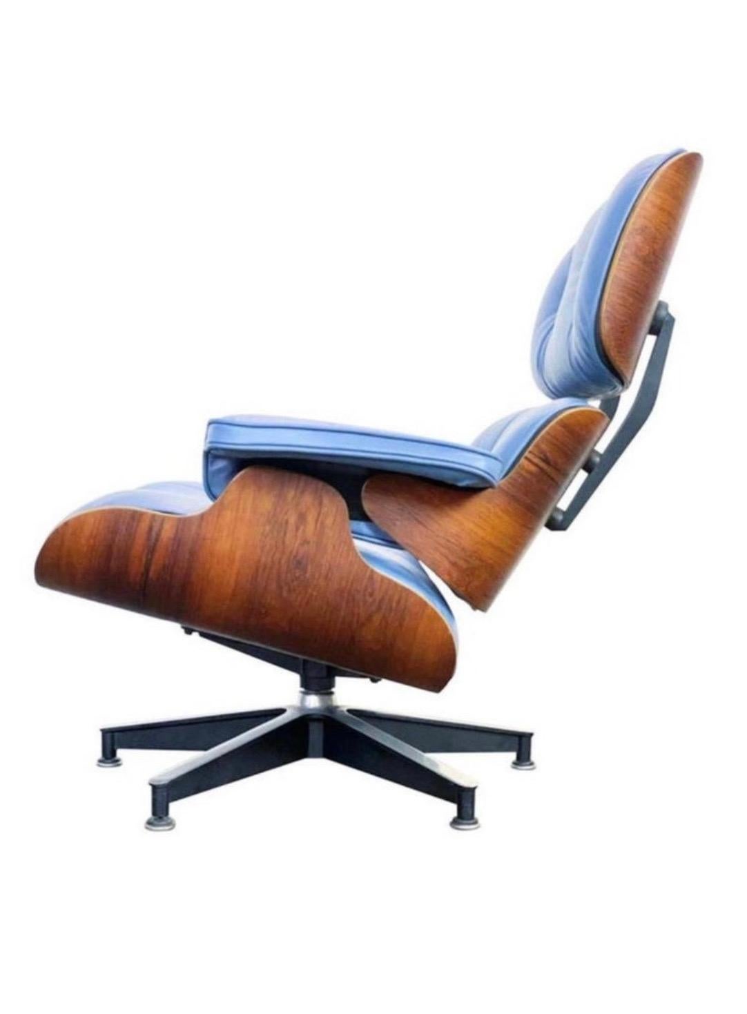 Restored Herman Miller Eames Lounge Chair with Custom Blue Leather In Good Condition For Sale In Brooklyn, NY