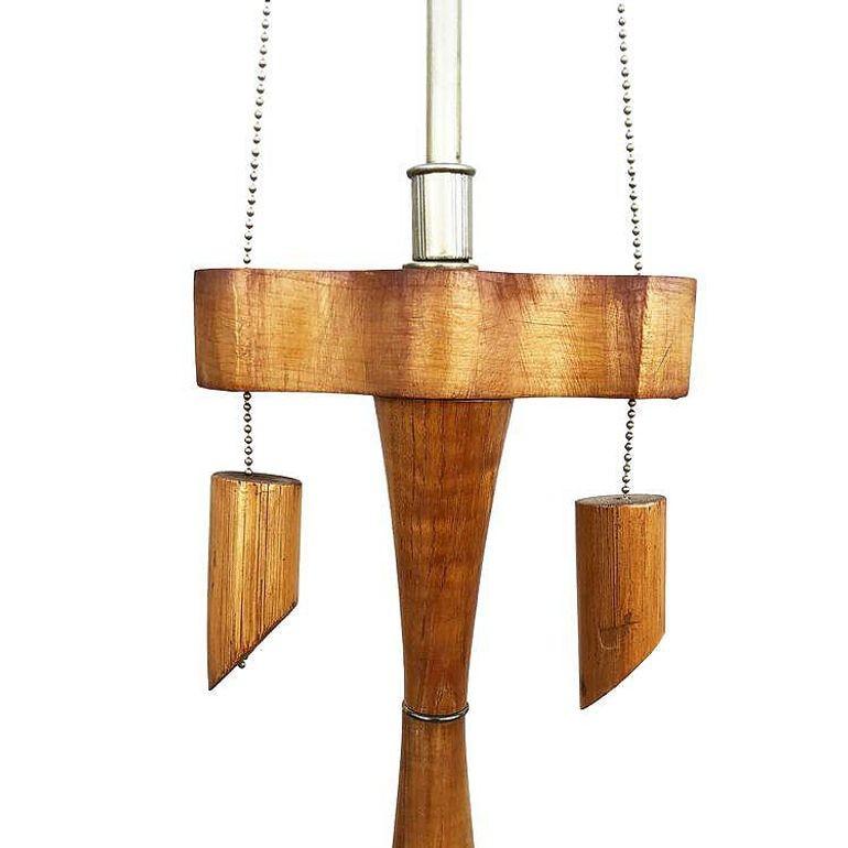 Lampada da terra scultorea in legno di Koa e rattan restaurata con rivestimento in ricamato, coppia in vendita 2