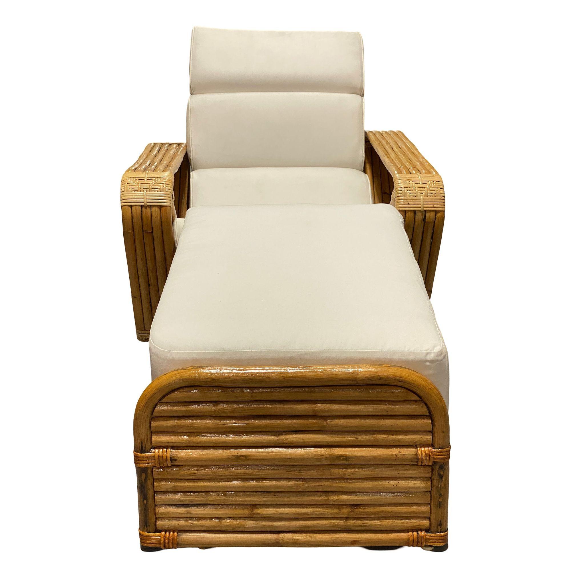 La Chaise Lounge quadrata a cinque fili, estremamente rara e di qualità museale, è stata progettata da Paul T. Frankl nel 1934 utilizzando i pali e le canne di rattan della migliore qualità disponibile, restaurata da esperti di rattan per garantire