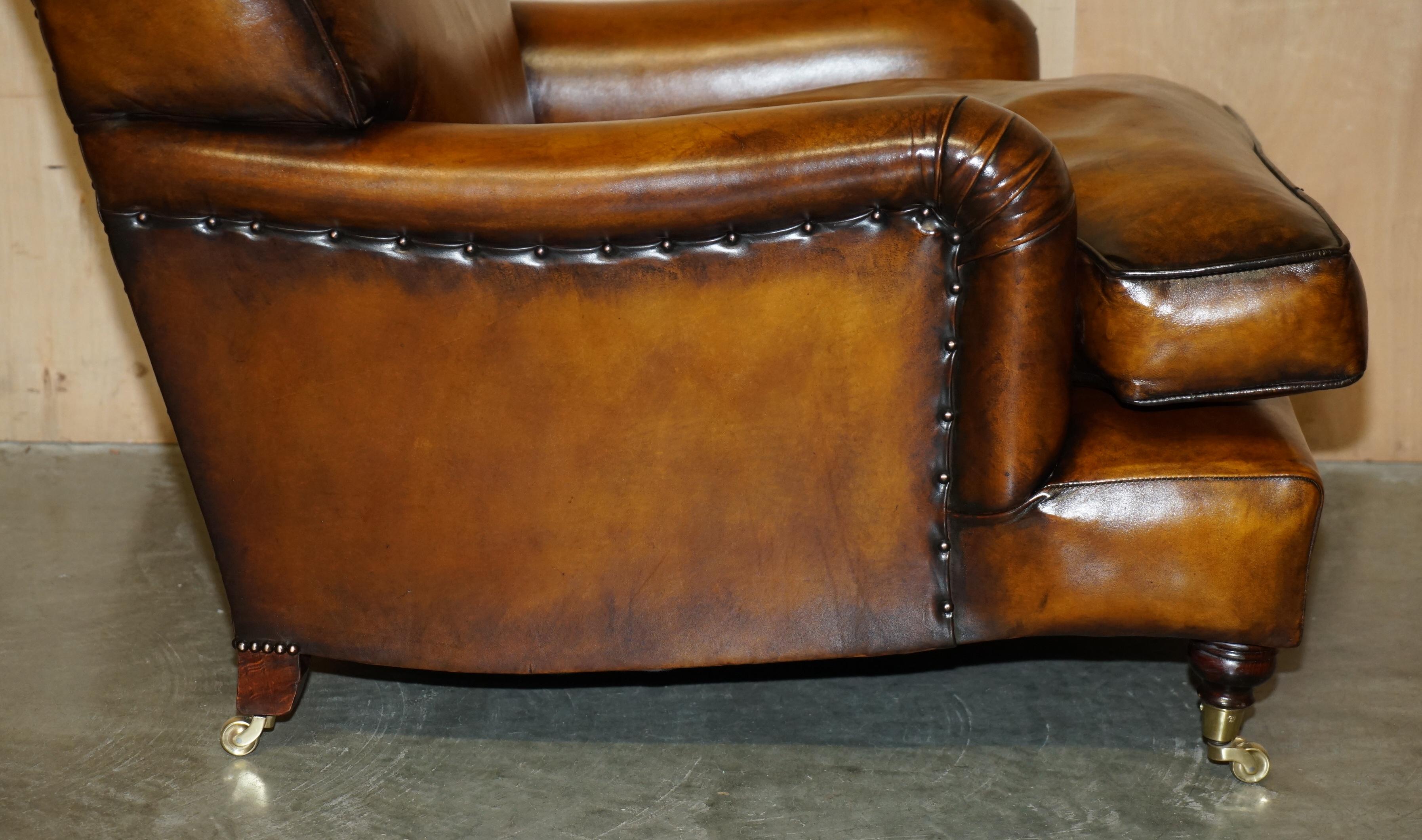 RESTORED HOWARD & SON'S Style SIGNATURE SCROLL ARM Style BROWN LEATHER ARMCHAiR im Angebot 4