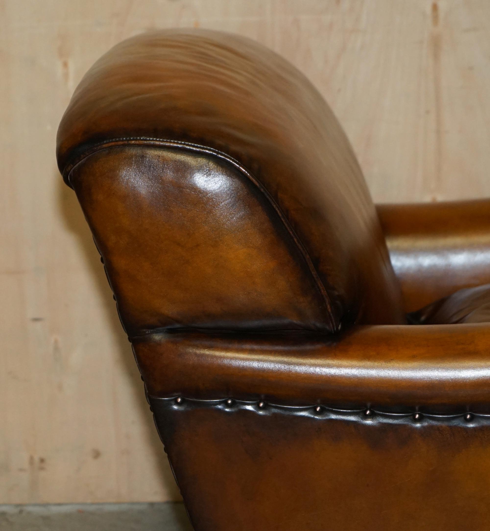 RESTORED HOWARD & SON'S Style SIGNATURE SCROLL ARM Style BROWN LEATHER ARMCHAiR im Angebot 5