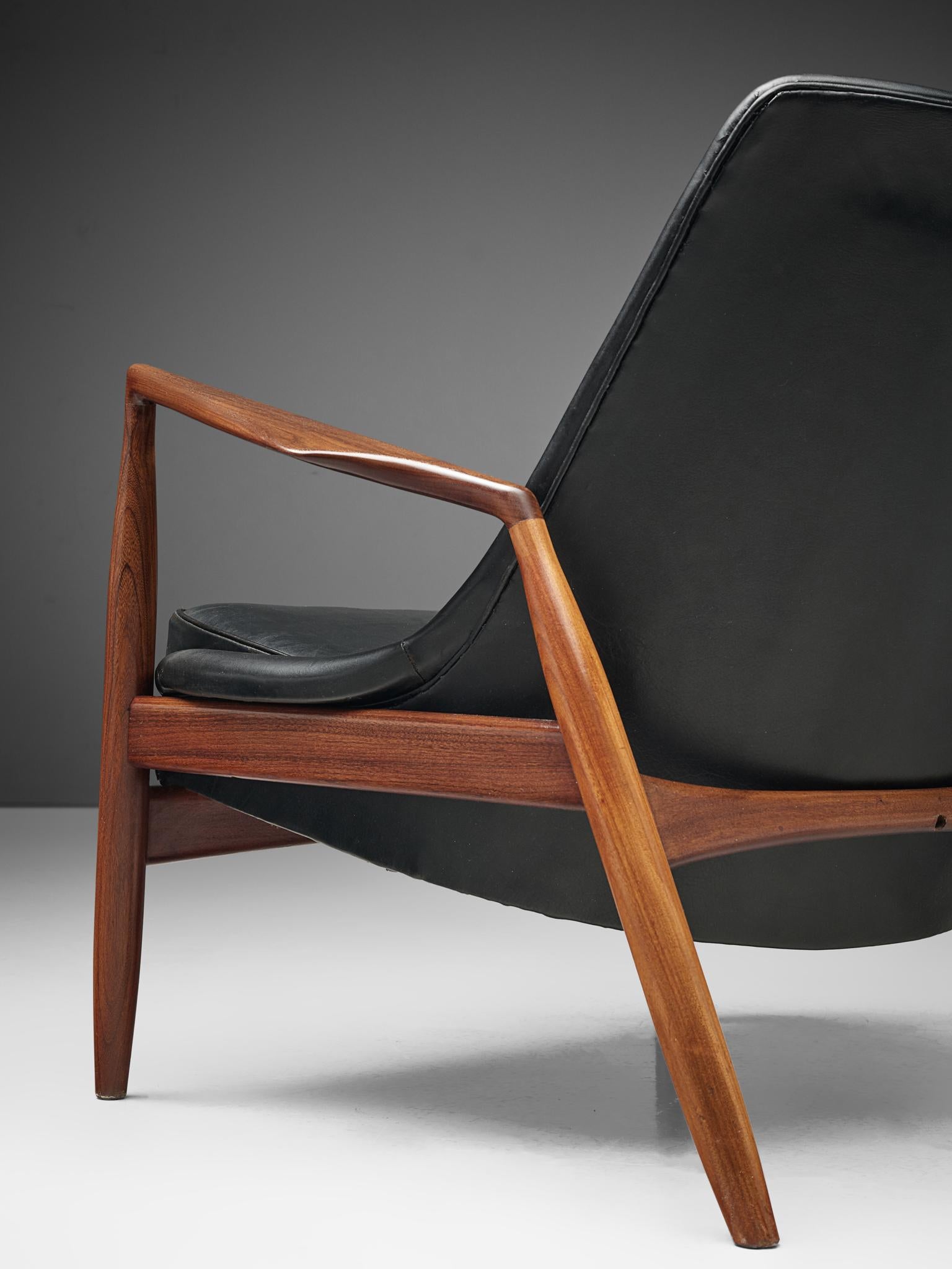 Restored Ib Kofod-Larsen Black Leather Seal Chair In Excellent Condition In Waalwijk, NL