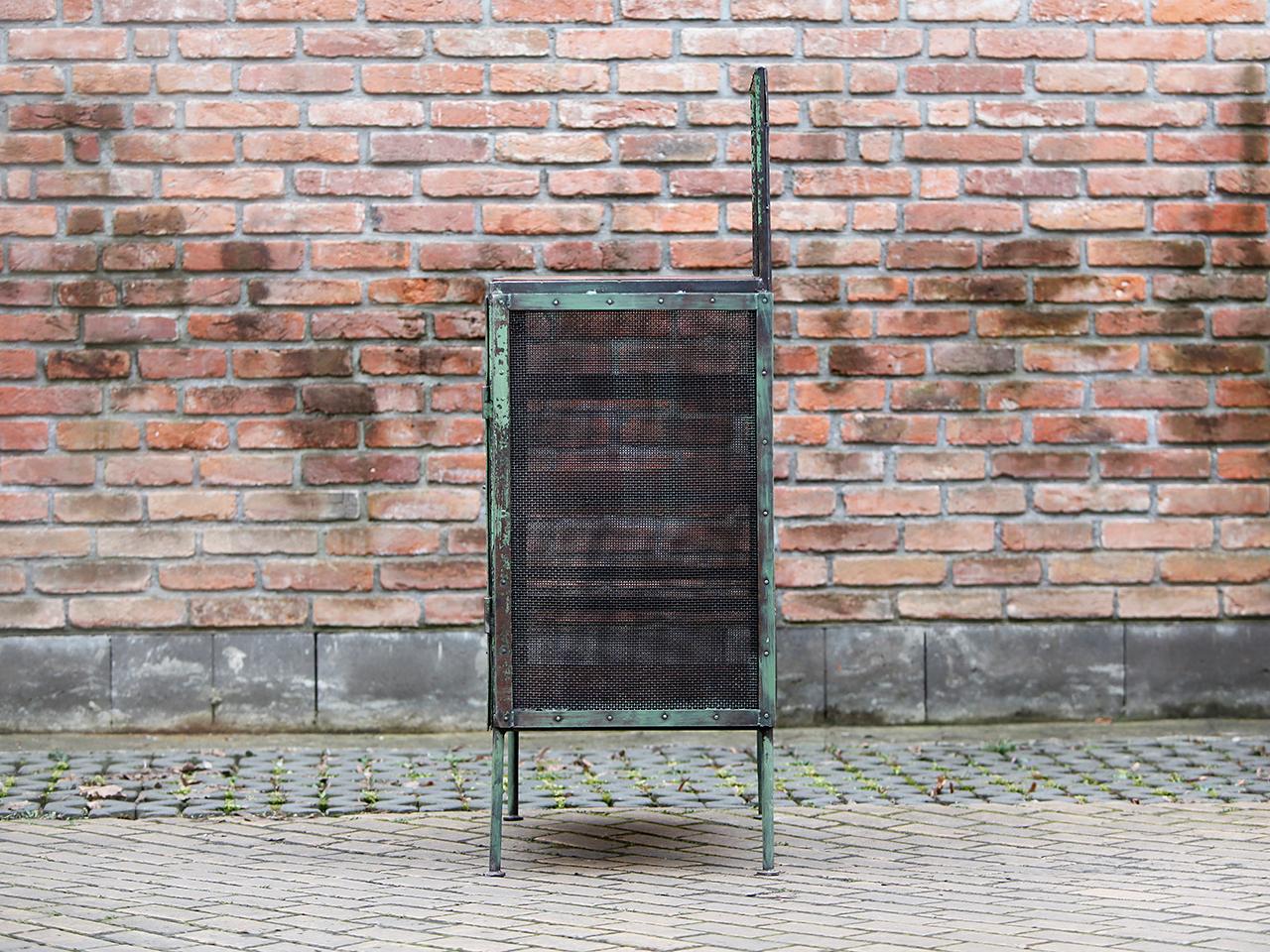 Restored Industrial Cabinet, 1950s In Good Condition In Wien, AT